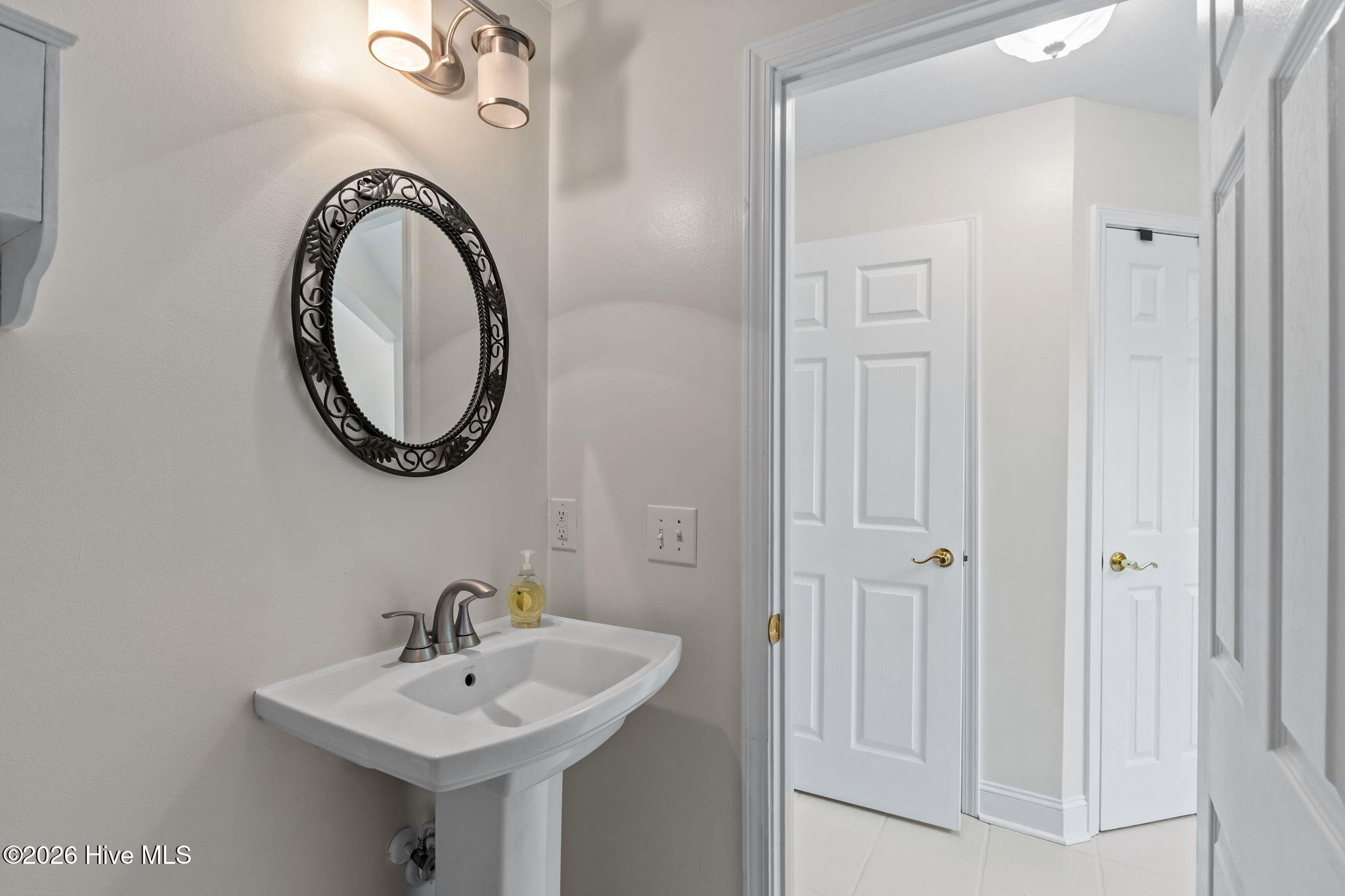 100569957 | Photo 15