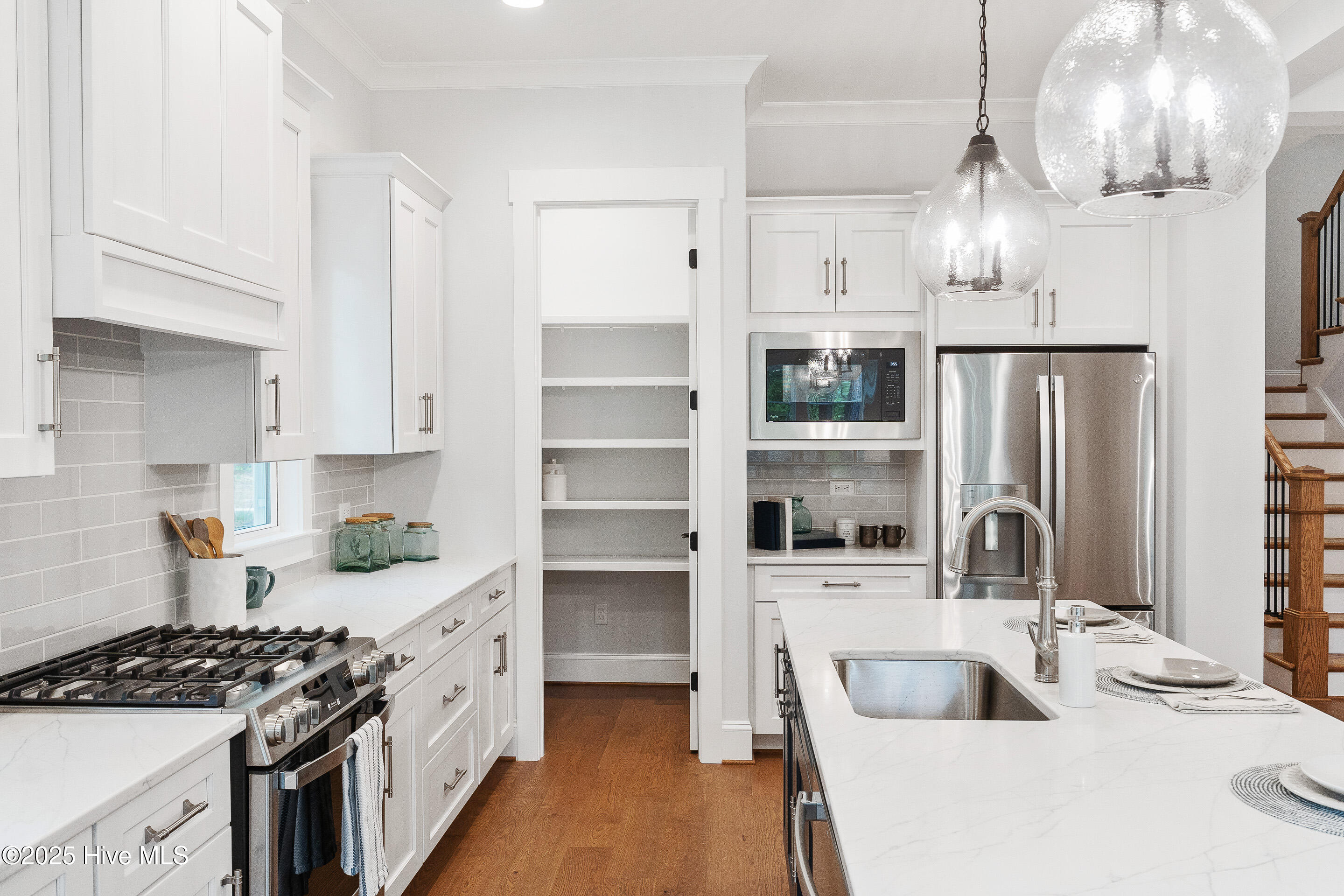 100487716 | Photo 20