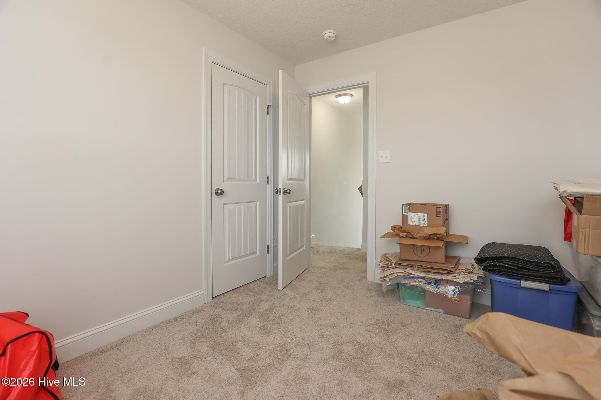 100566791 | Photo 38