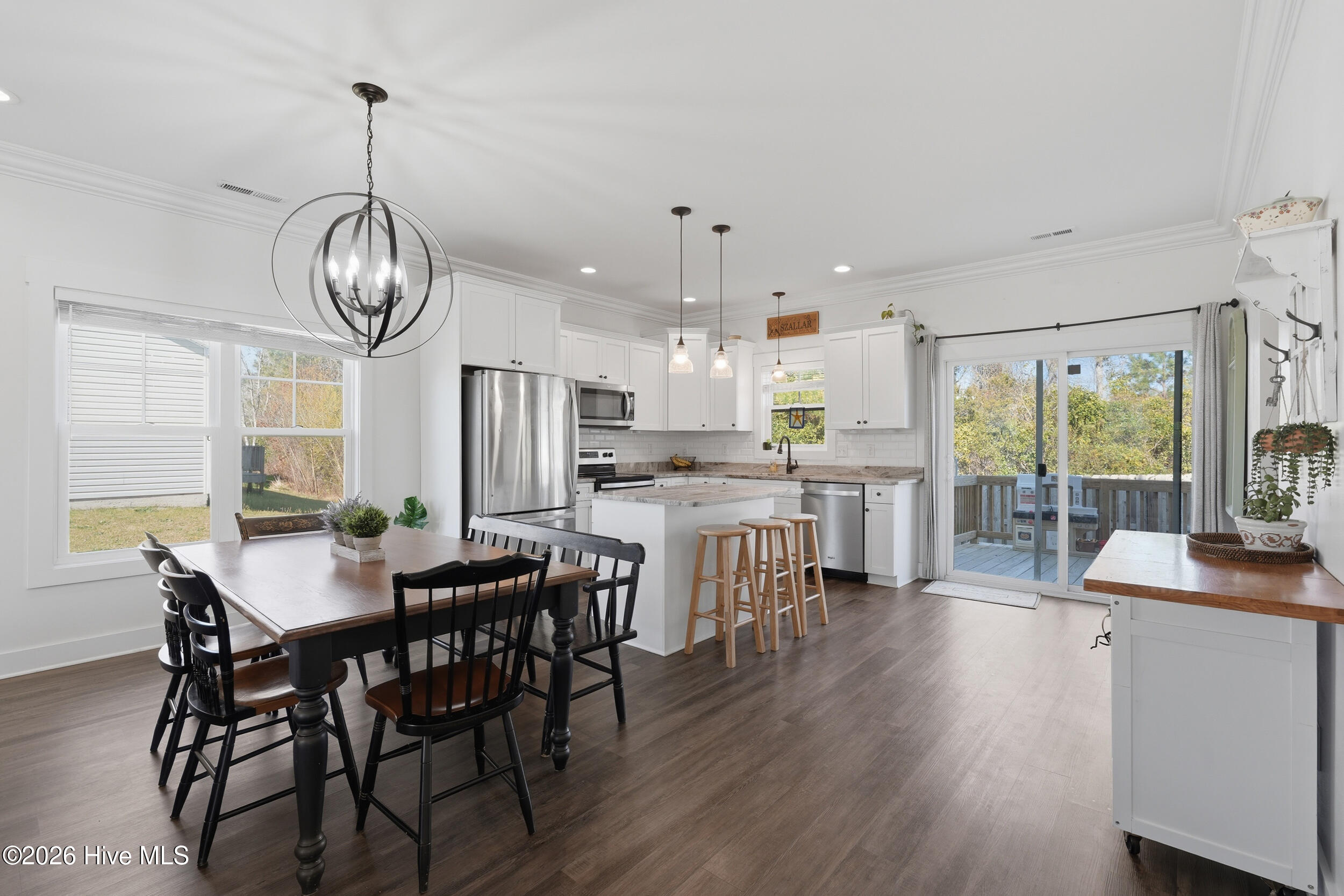 100562917 | Photo 12