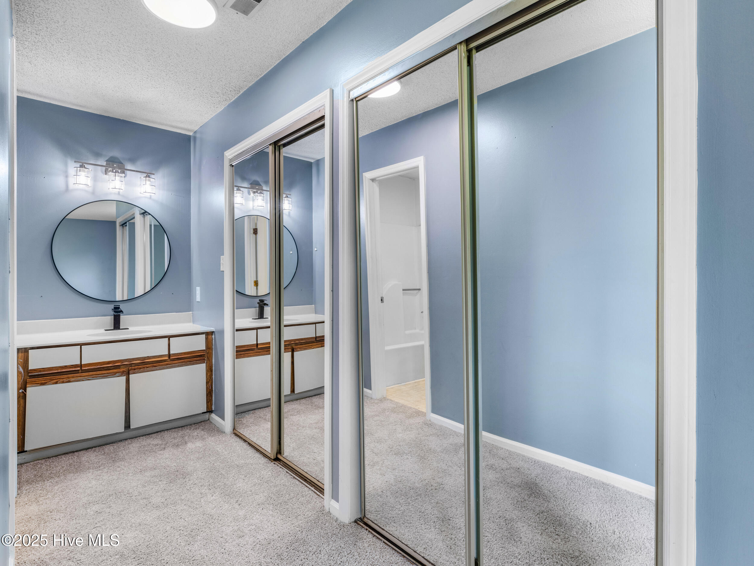 100521446 | Photo 19