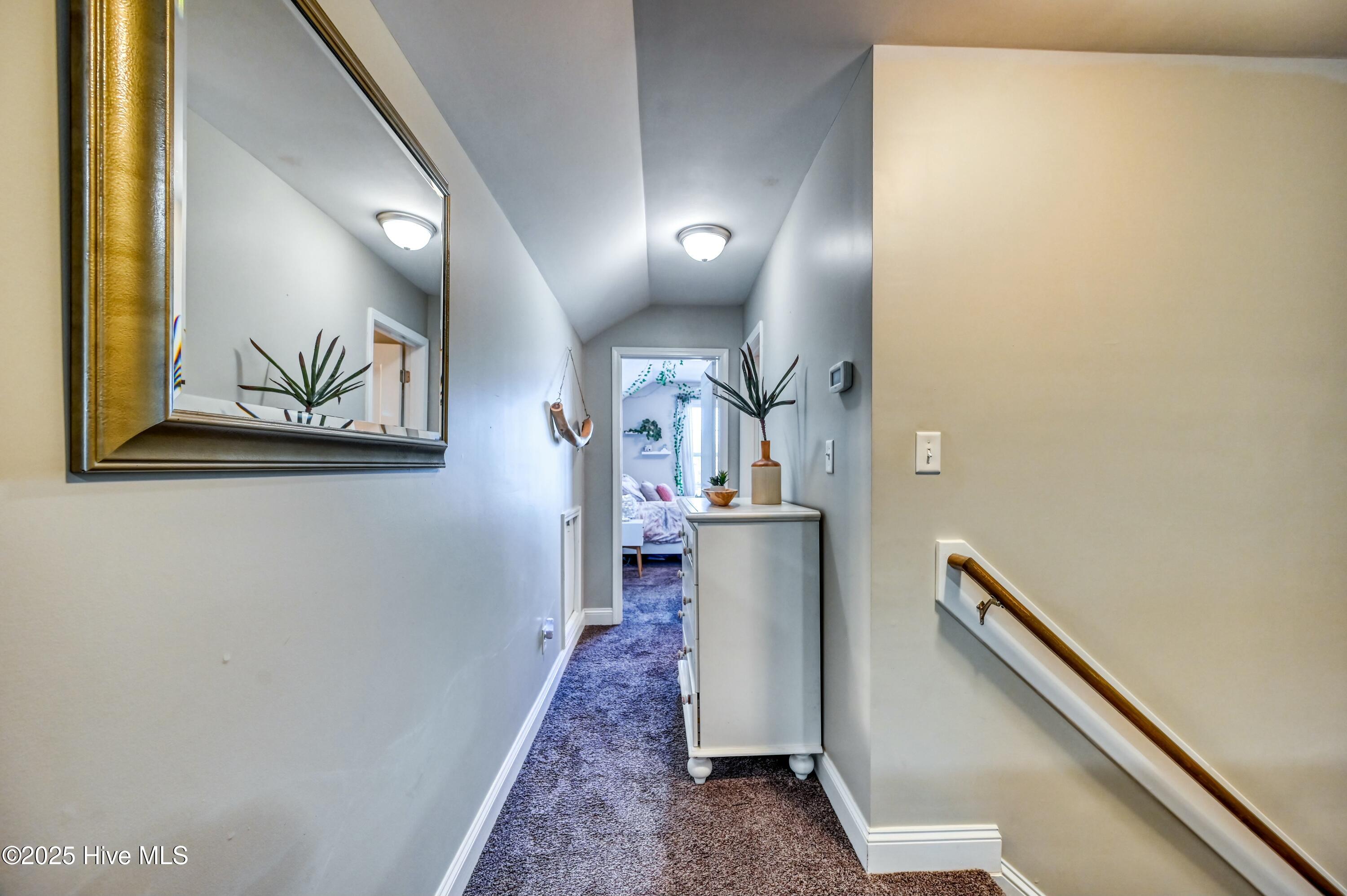 100561132 | Photo 42