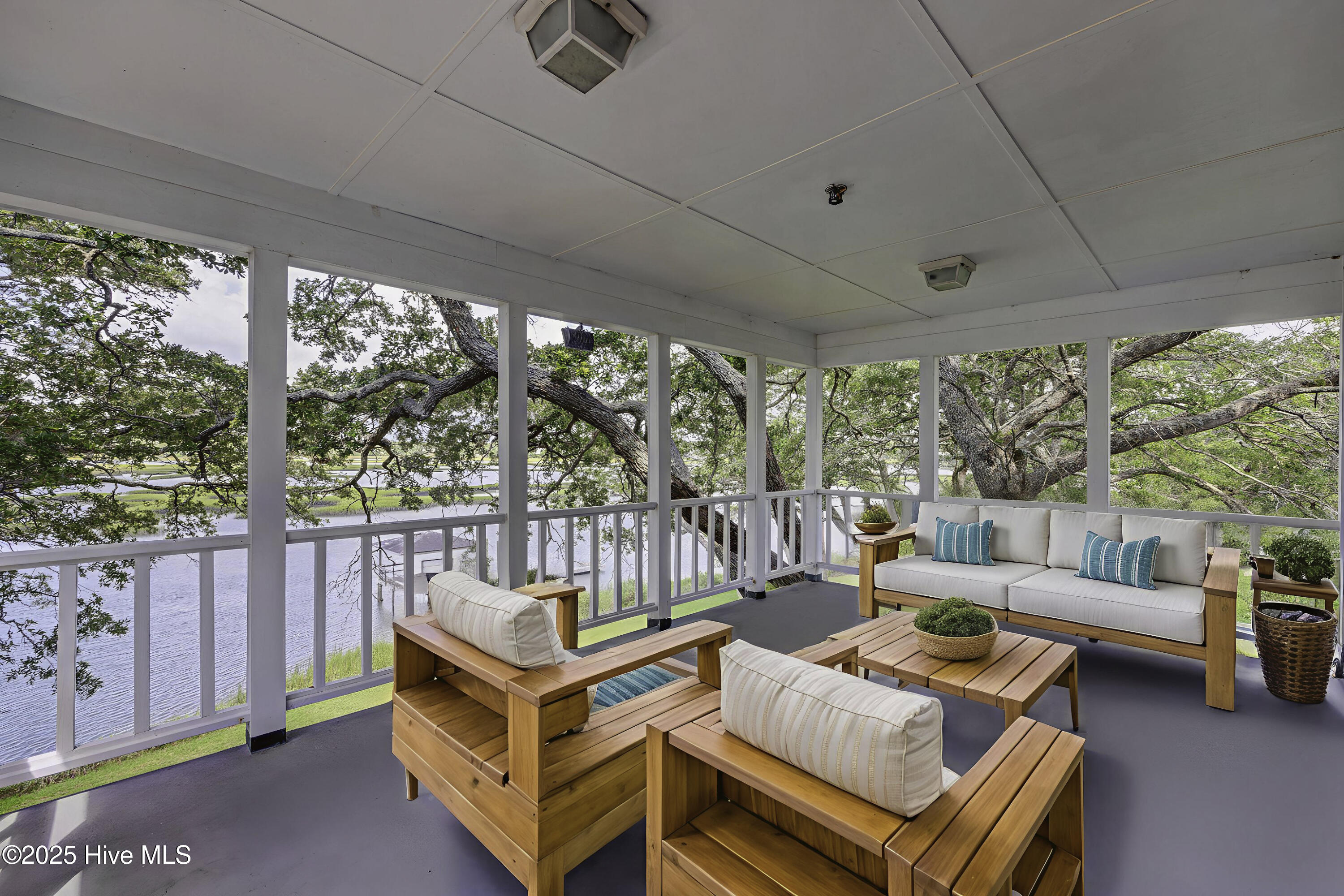 100523960 | Photo 27