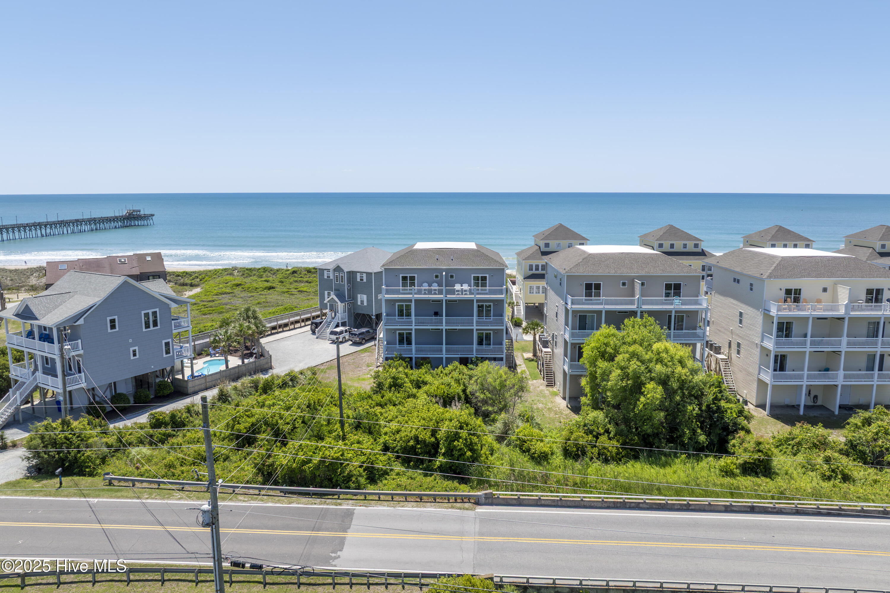 100510415 | Photo 59