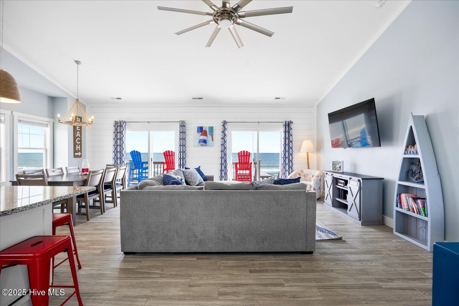 100528040 | Photo 10