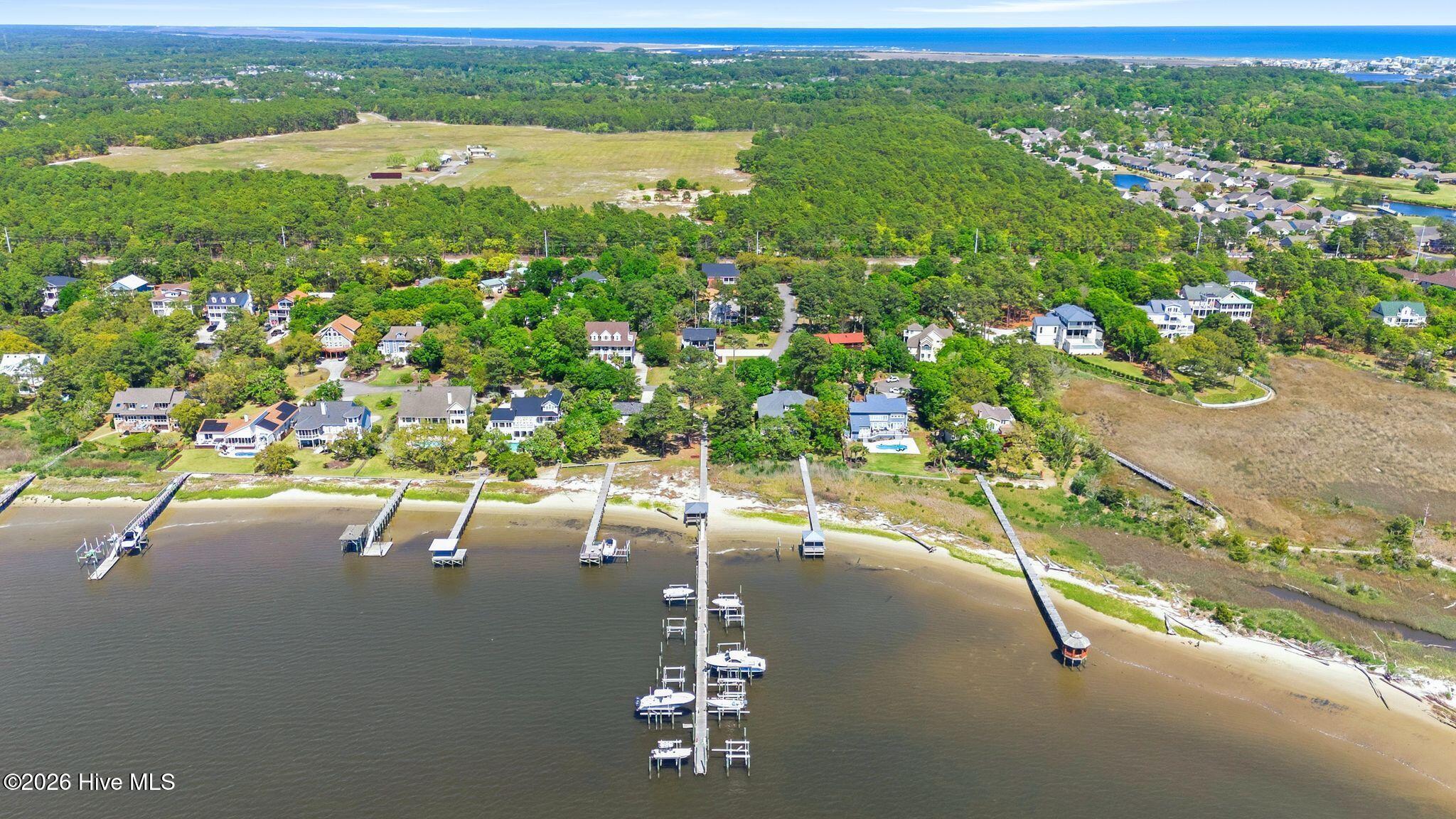 100568012 | Photo 107