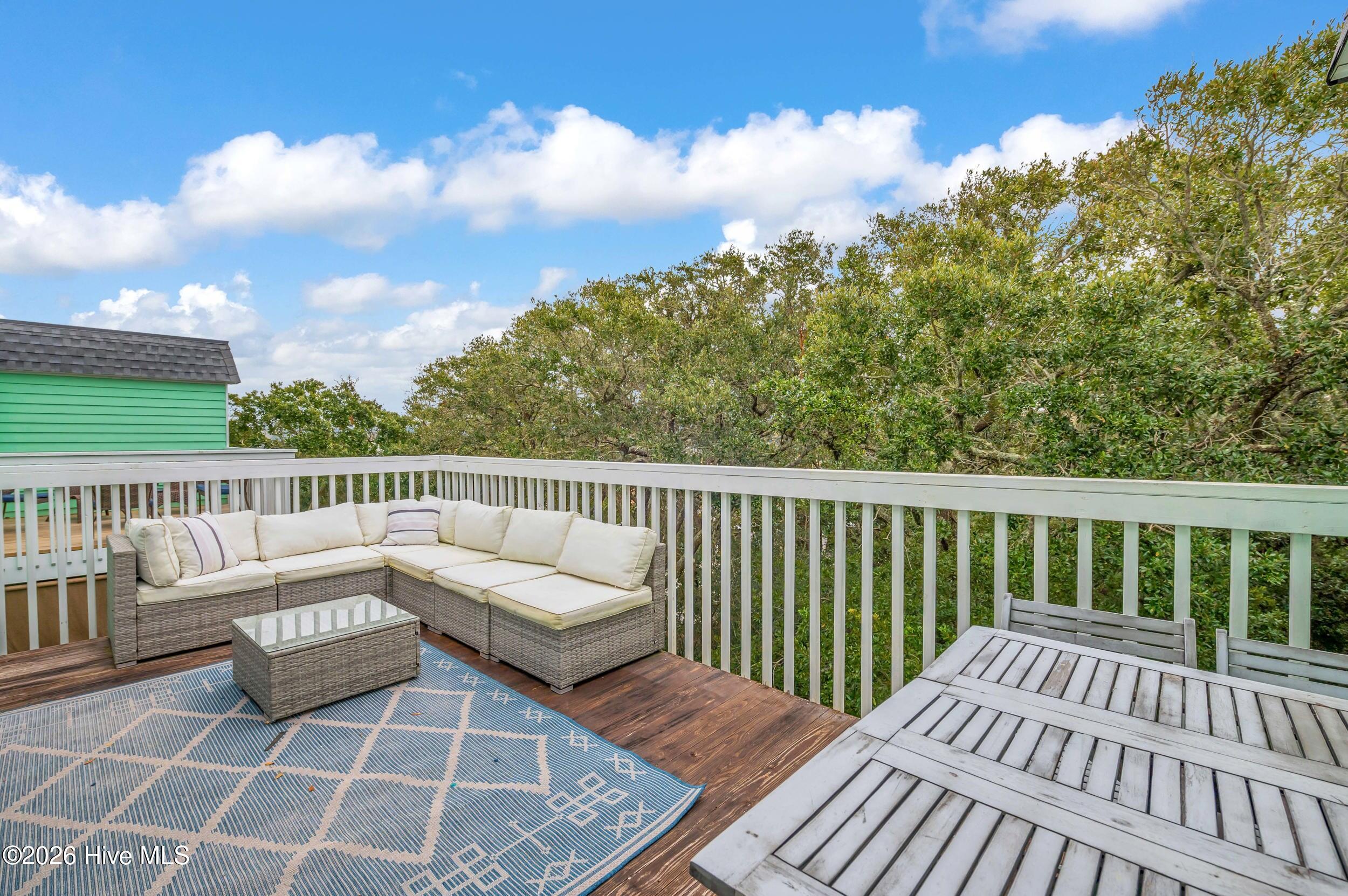 100551803 | Photo 19