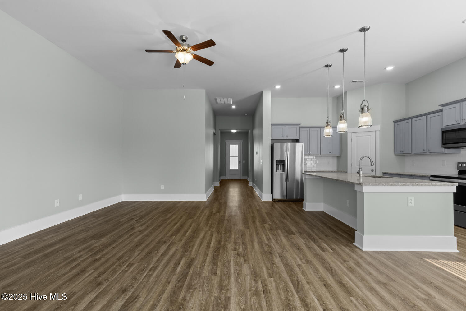 100540047 | Photo 18