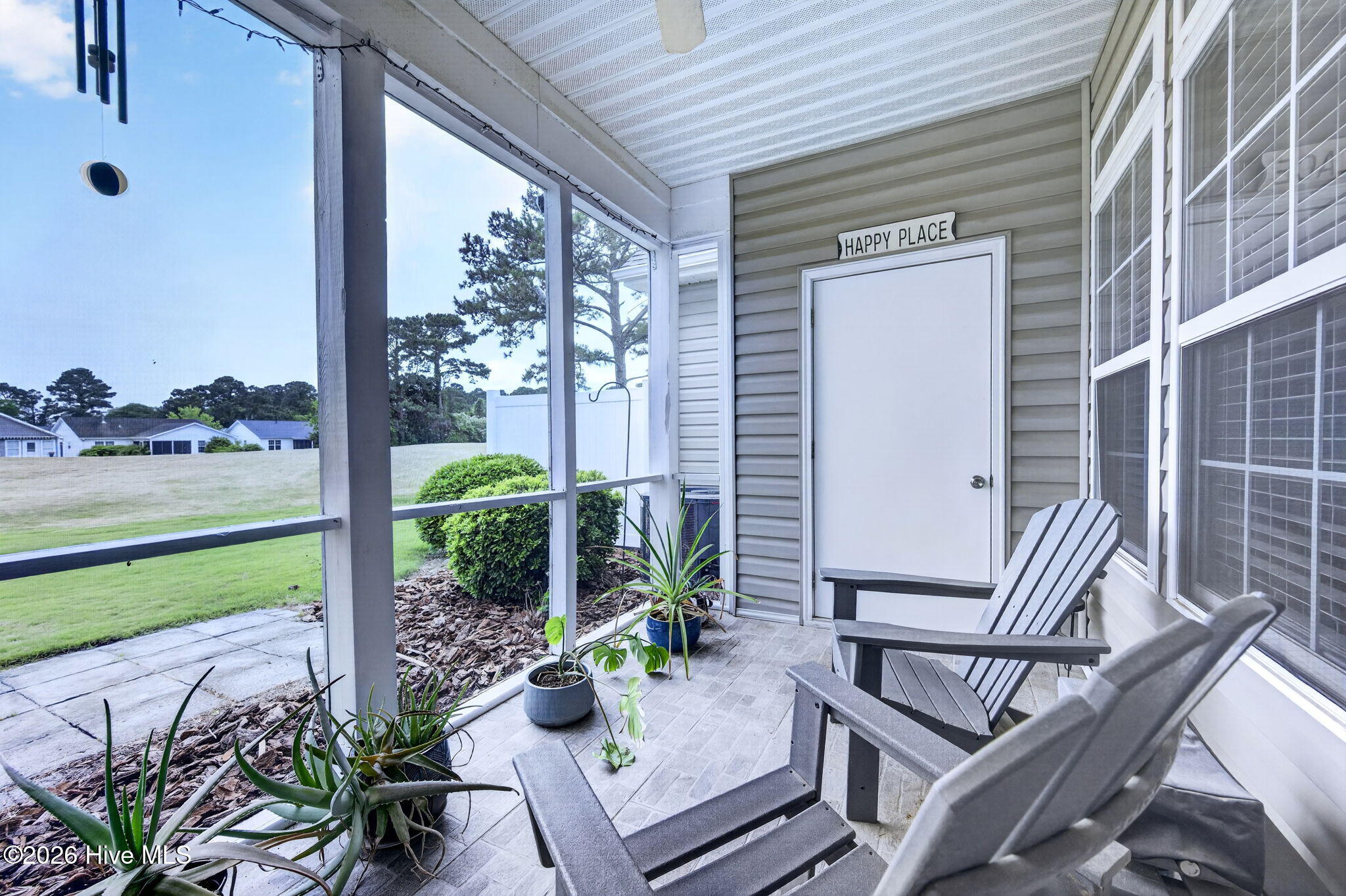 100570606 | Photo 19