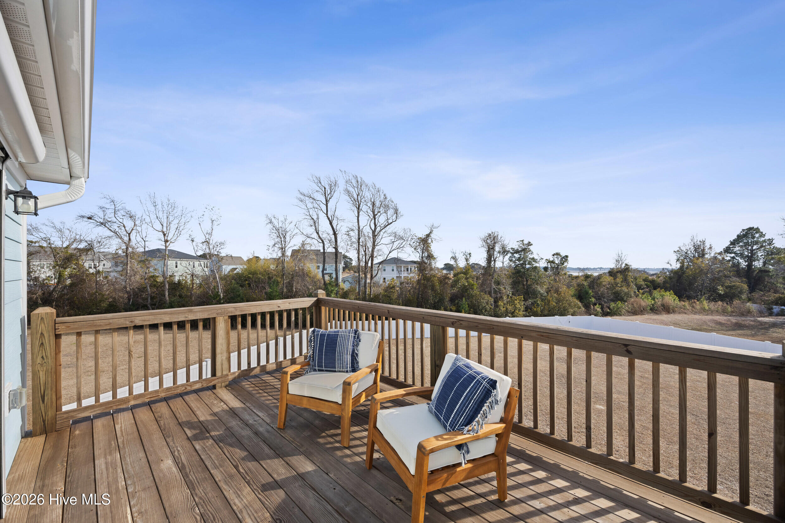 100555397 | Photo 40