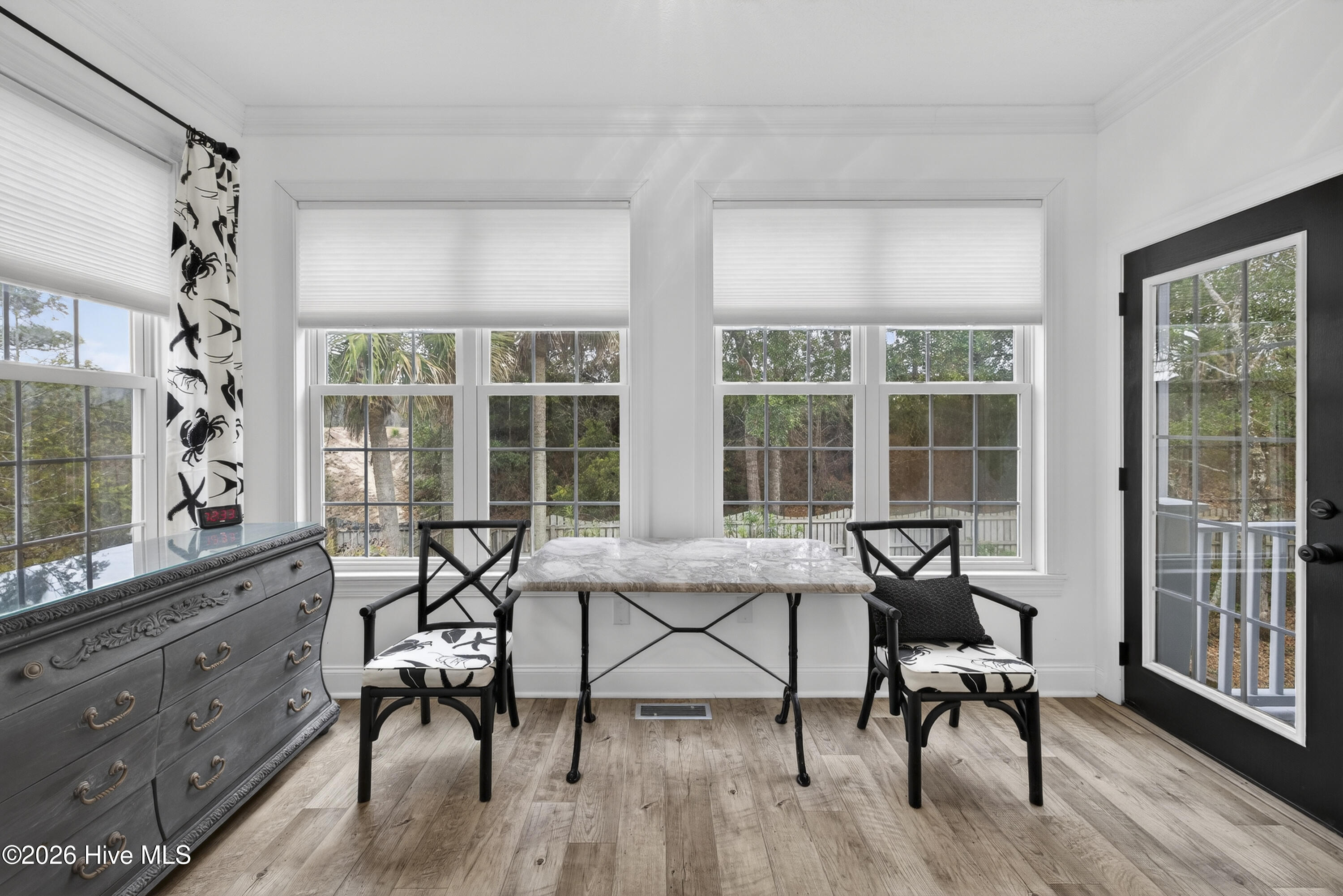 100557060 | Photo 16