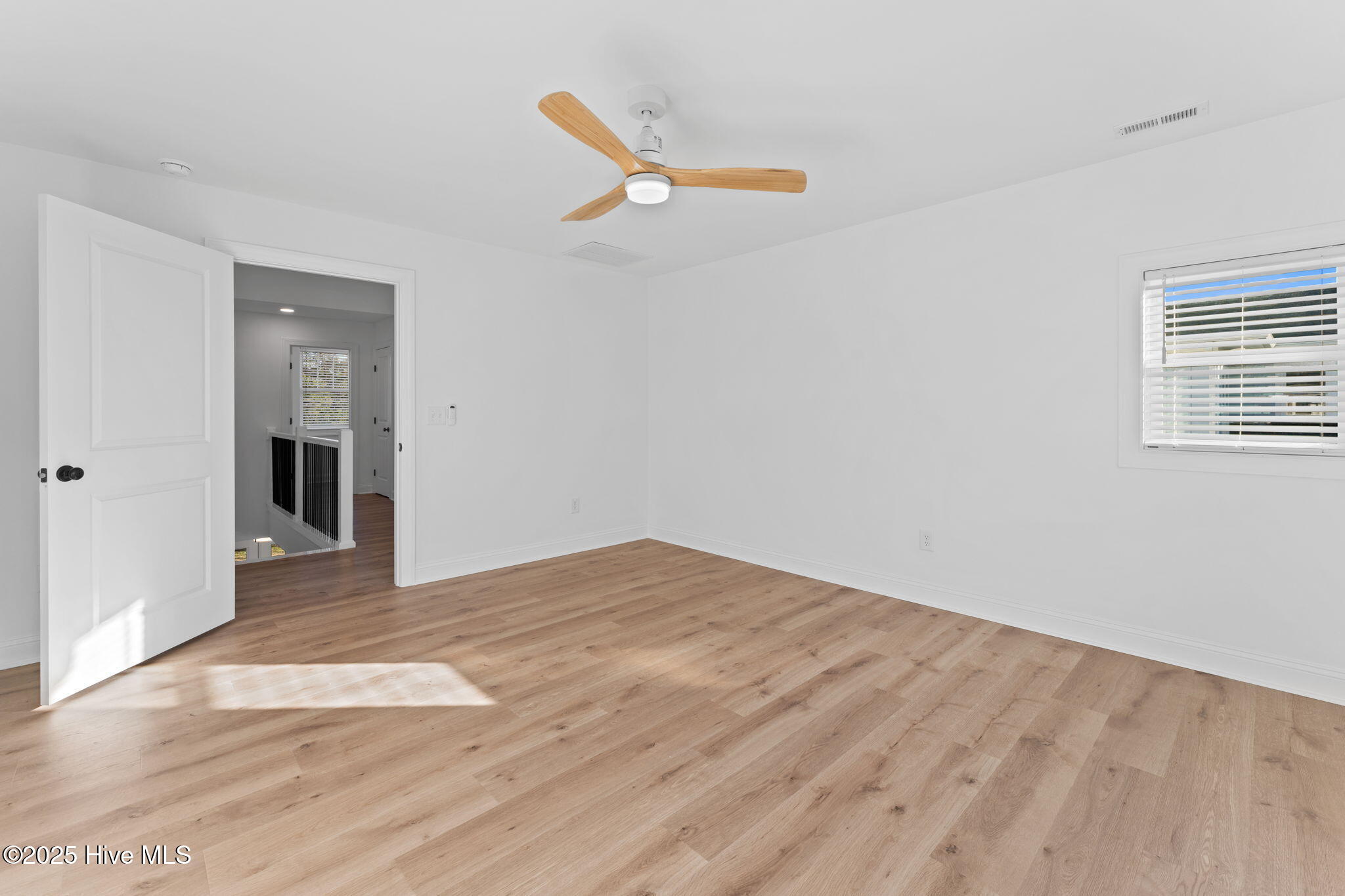 100539772 | Photo 30