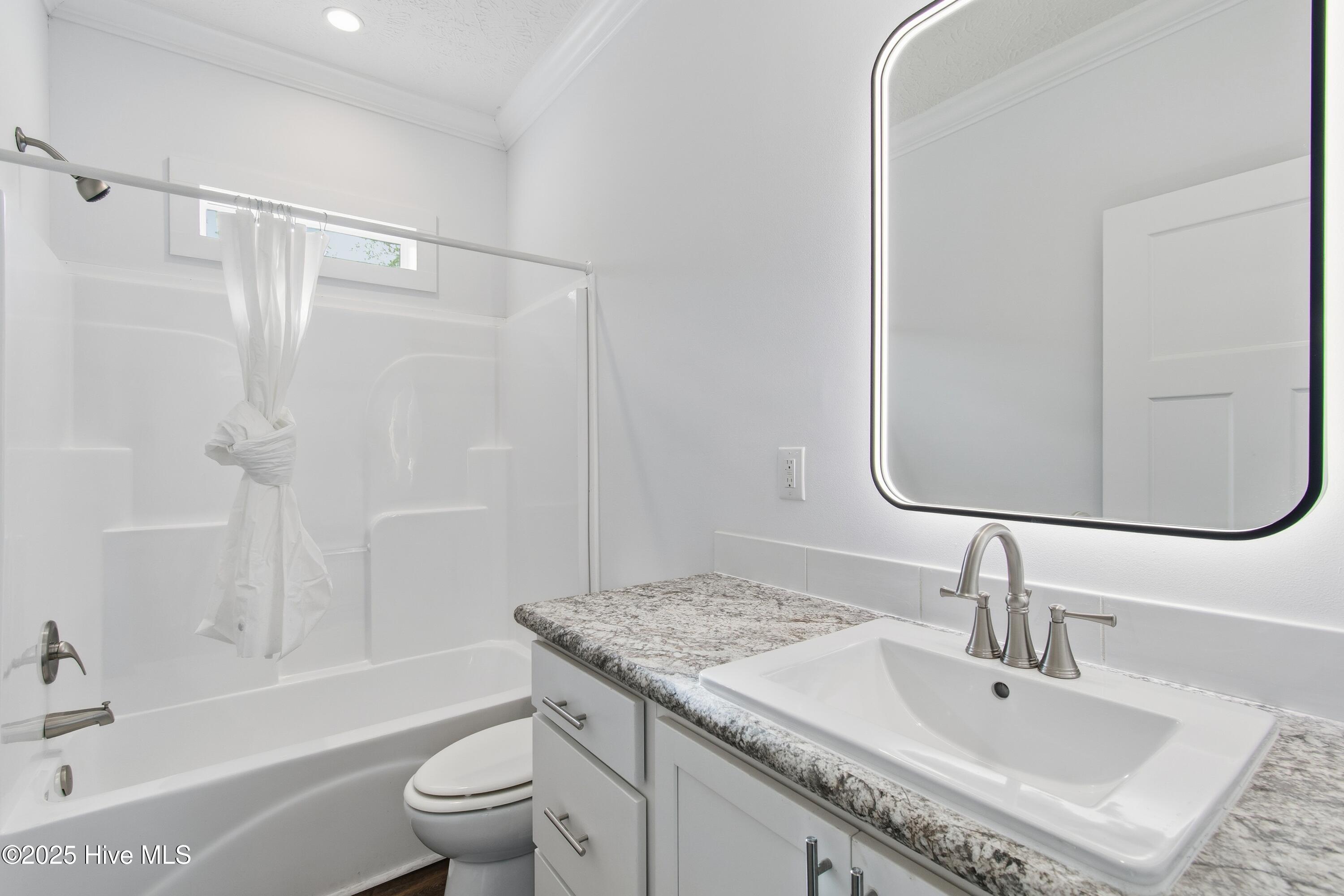 100544573 | Photo 23