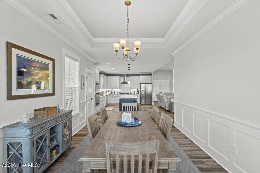 100569844 | Photo 32