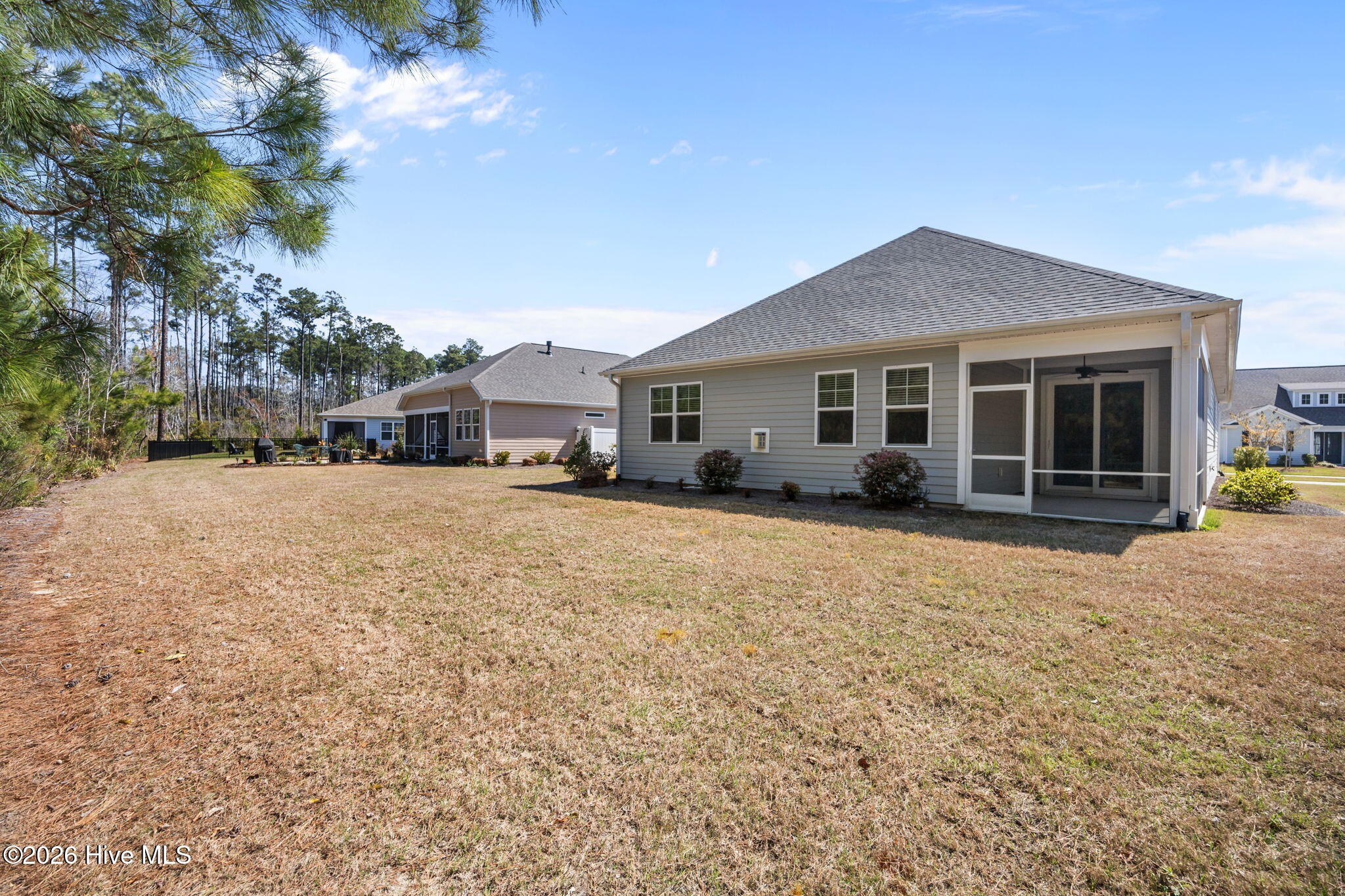 100563130 | Photo 39