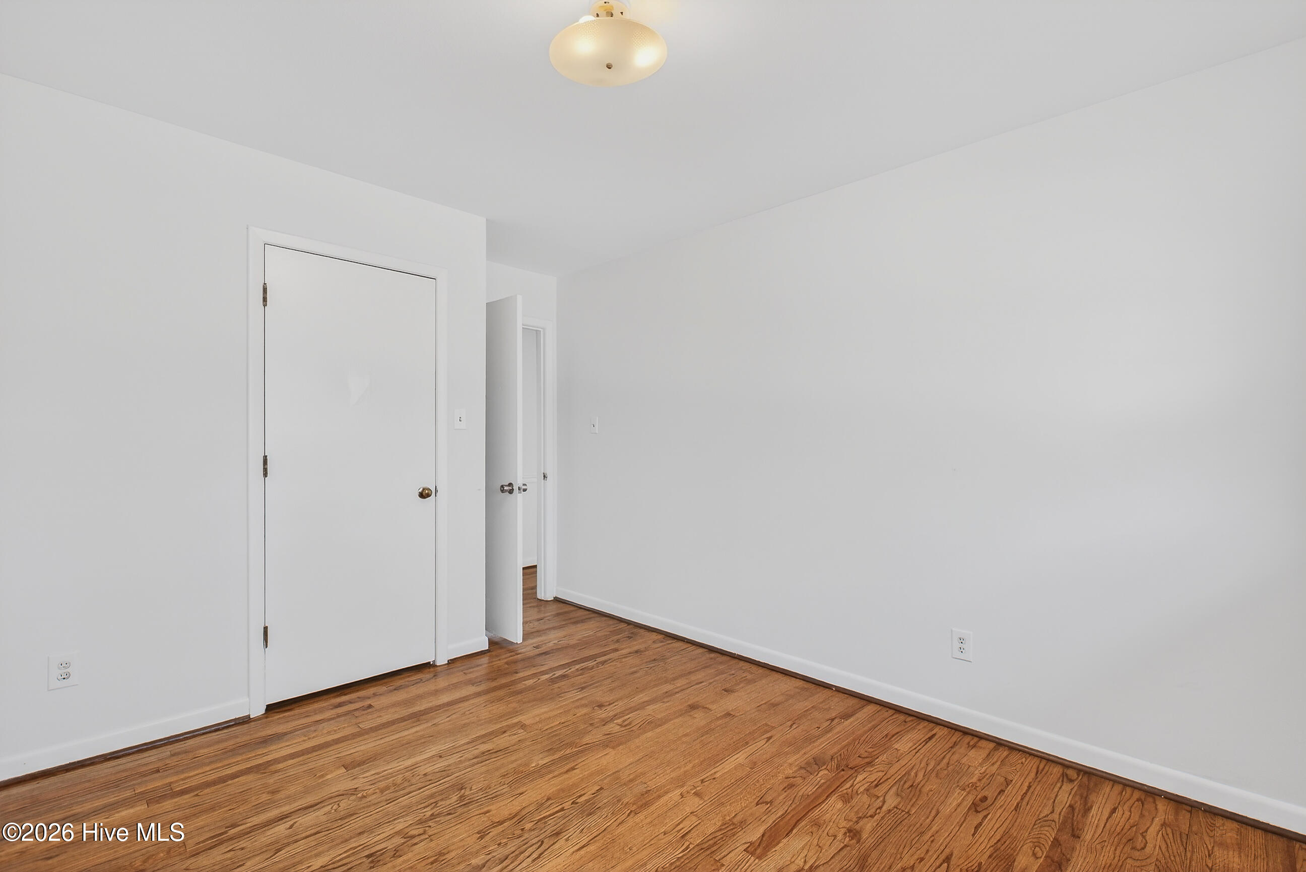 100548057 | Photo 27