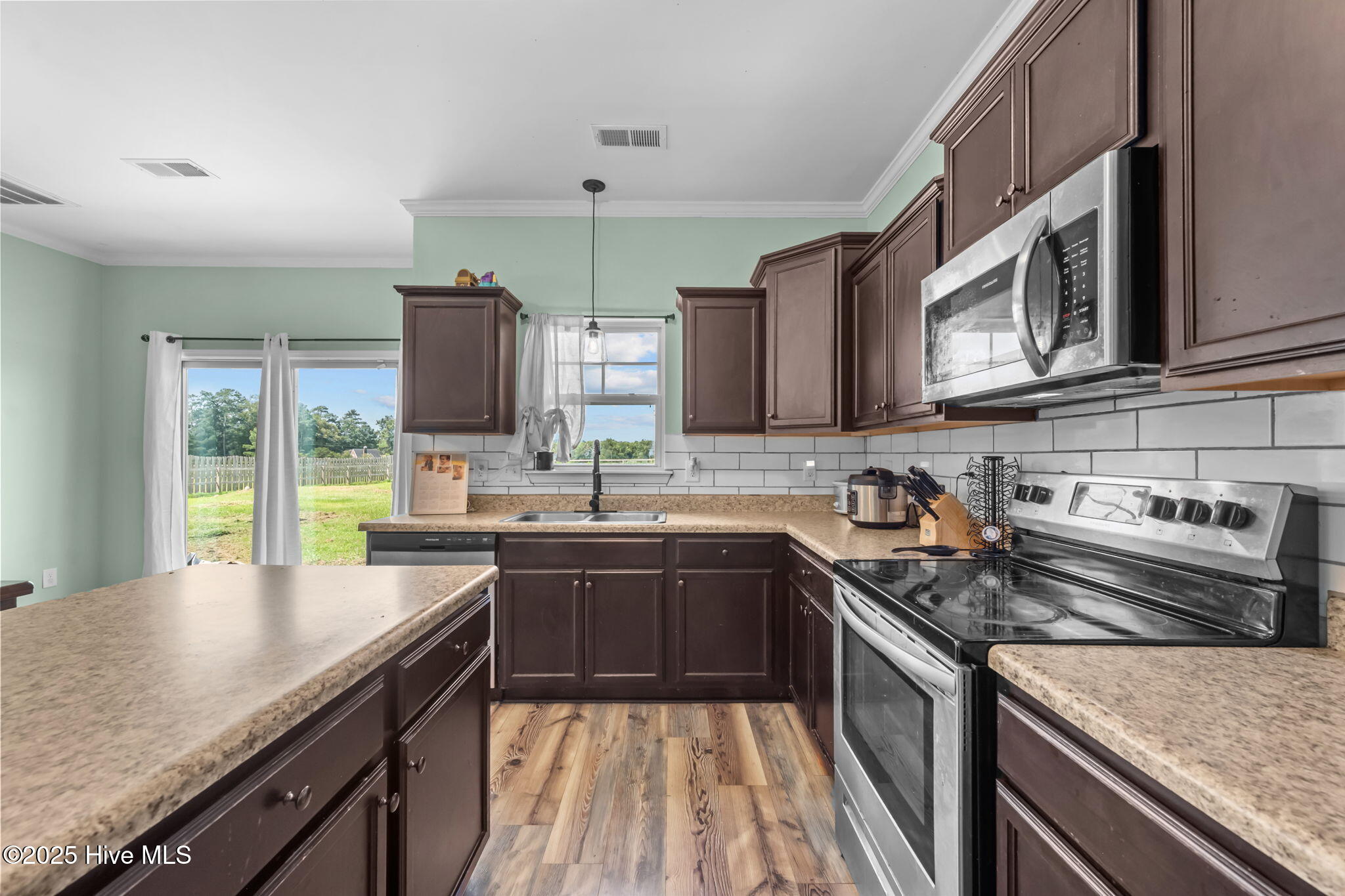 100521248 | Photo 13