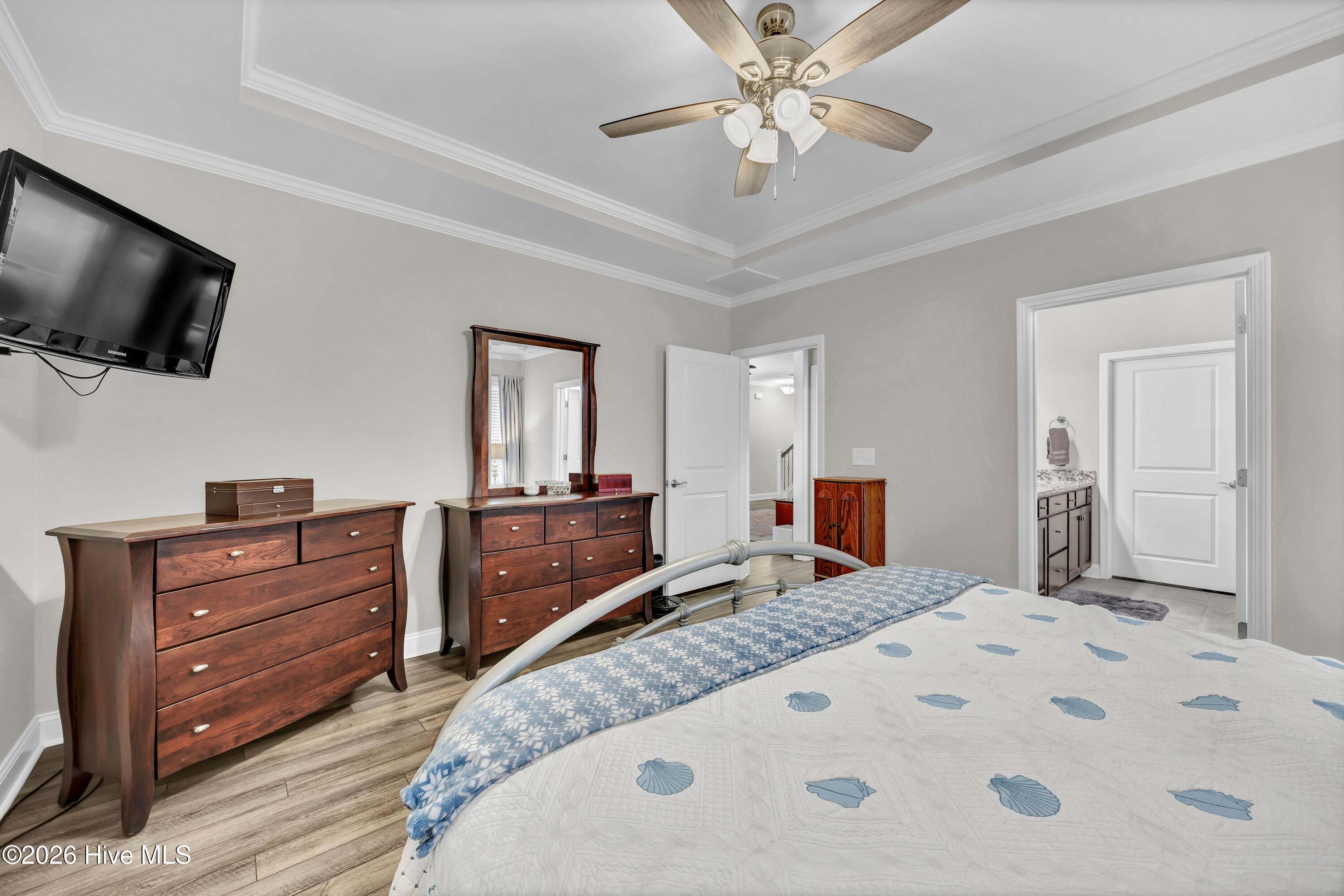 100561107 | Photo 13