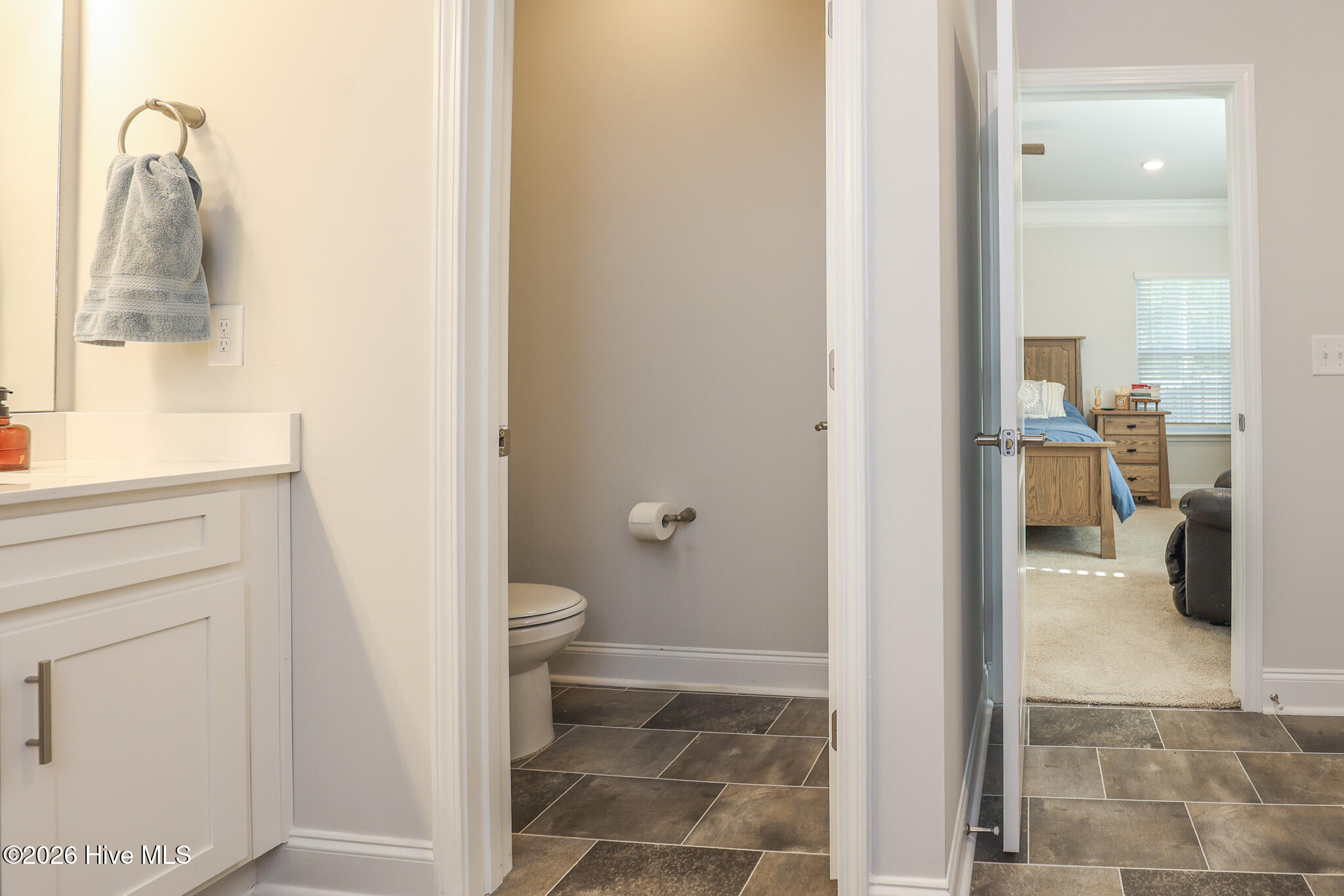 100565380 | Photo 32