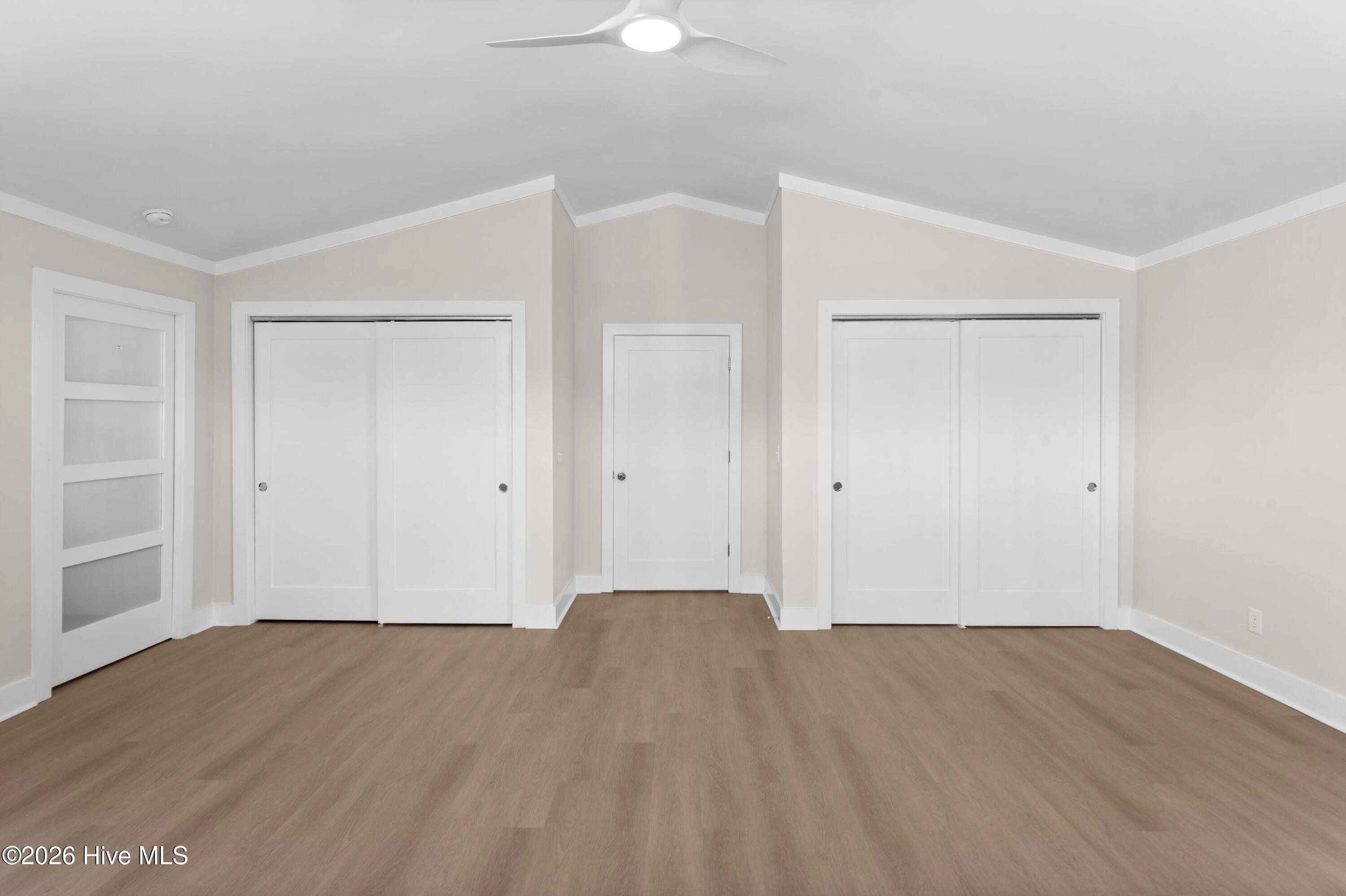 100561739 | Photo 32