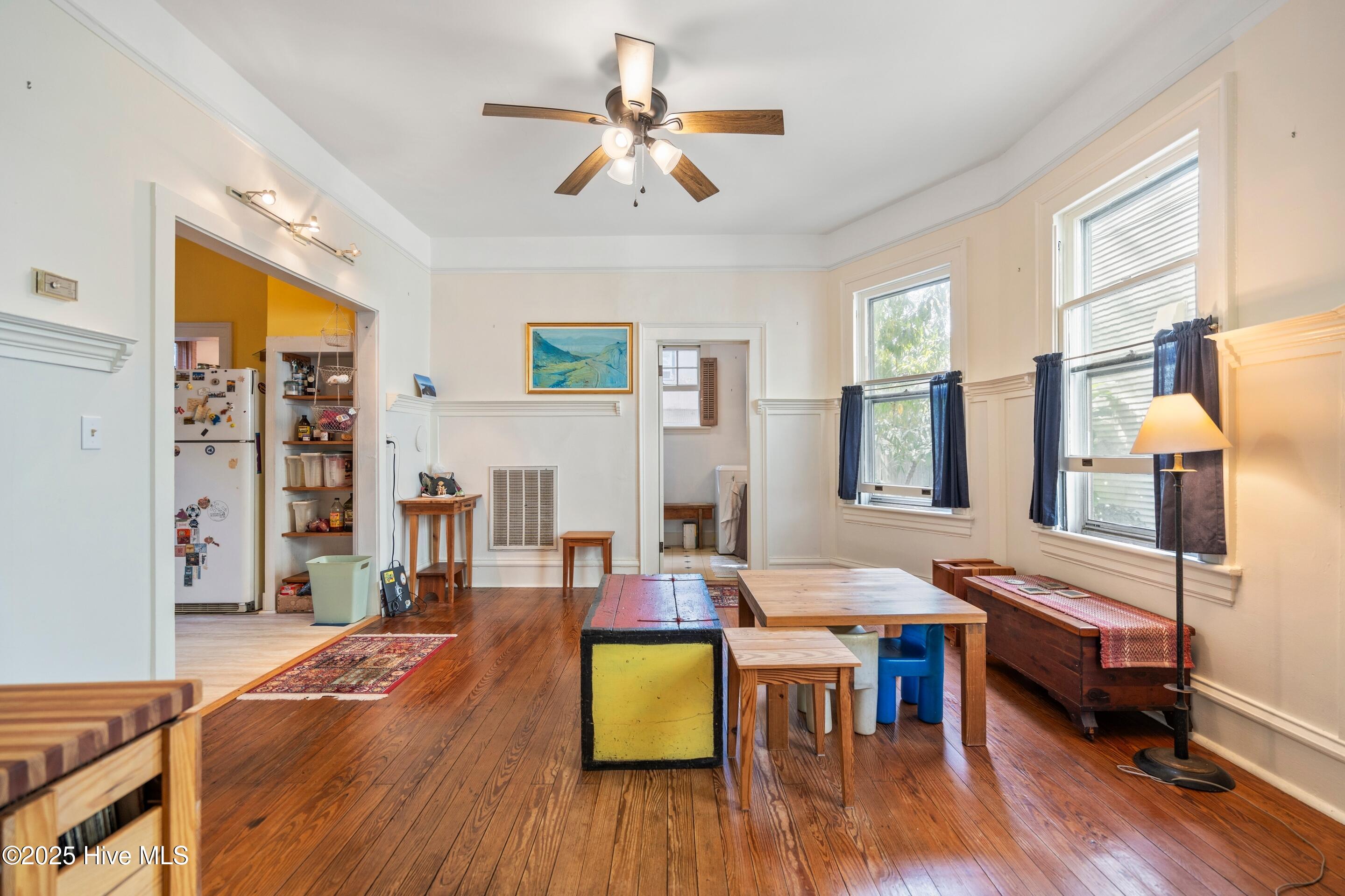 100535914 | Photo 14