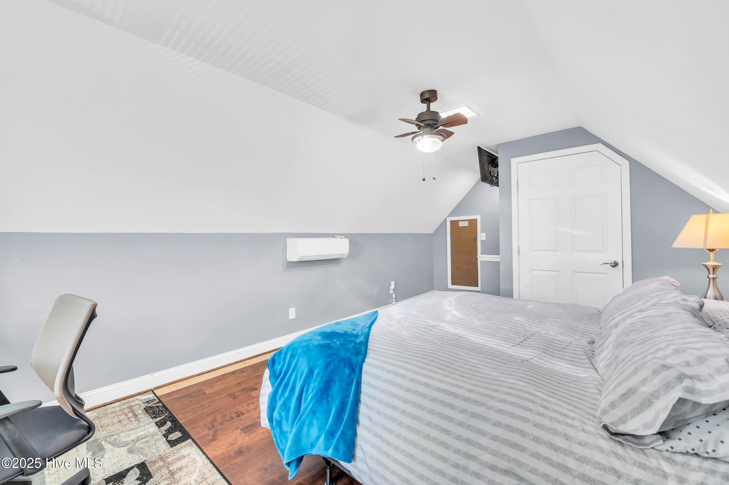 100506043 | Photo 31