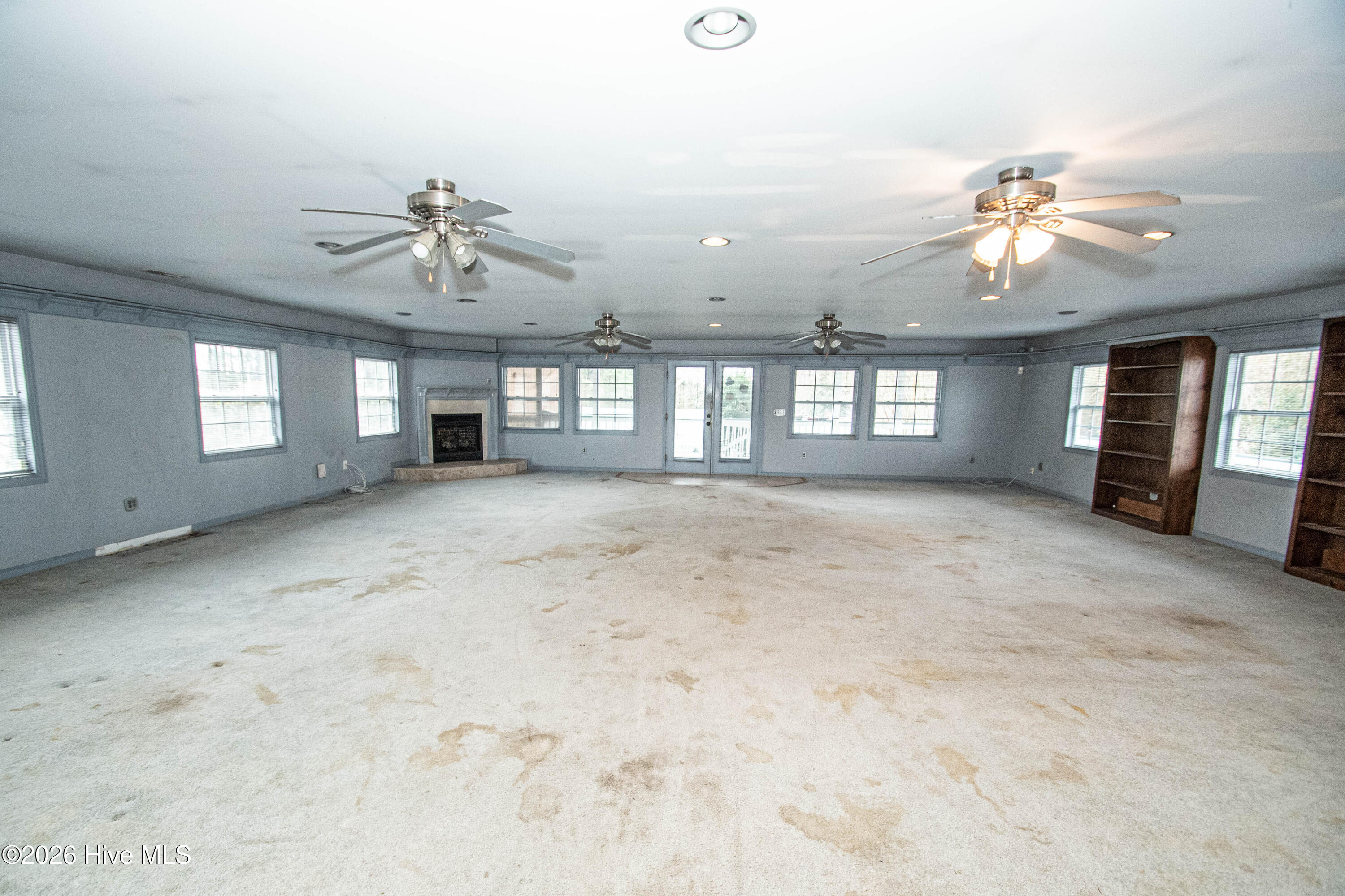 100554642 | Photo 83