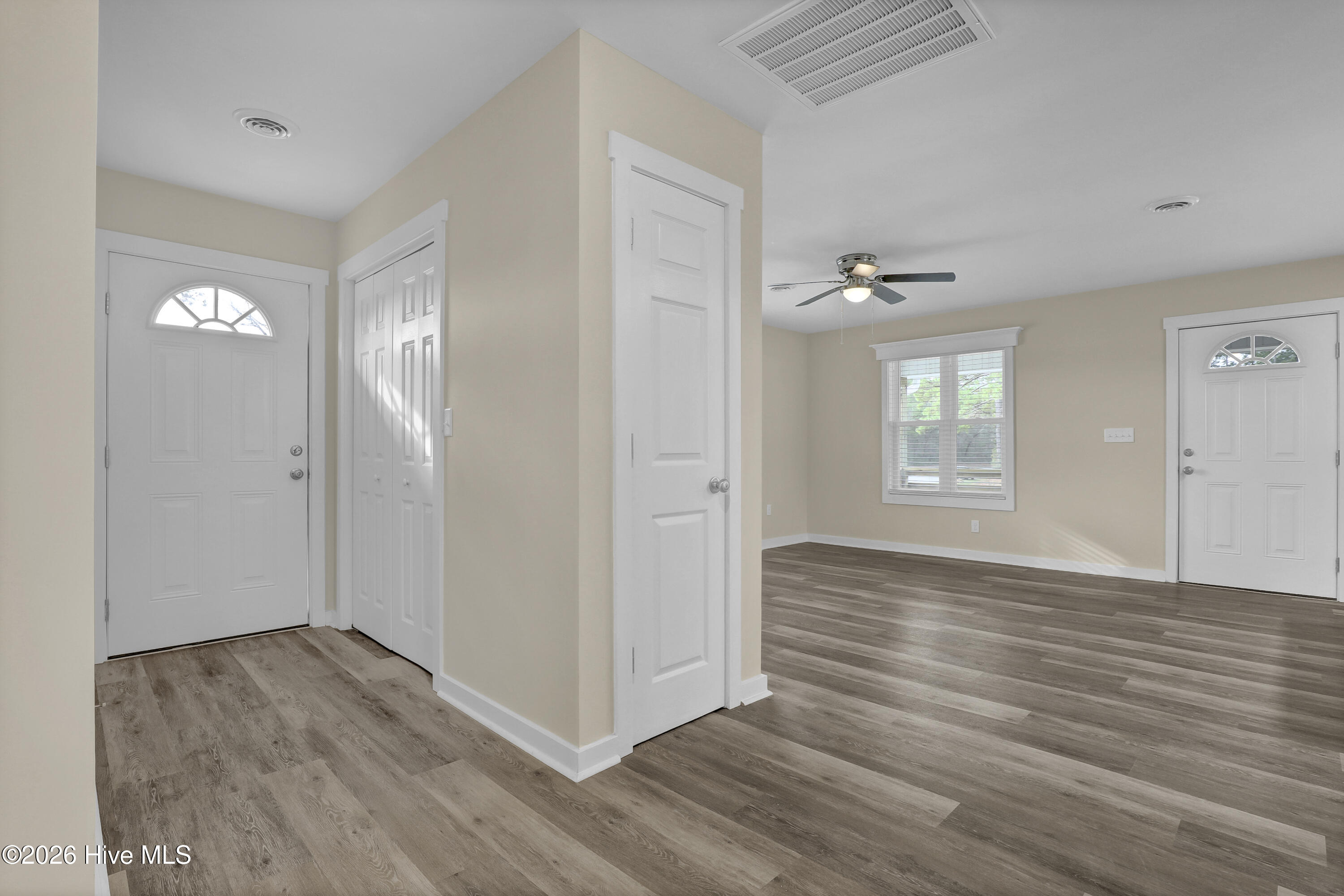 100564662 | Photo 20