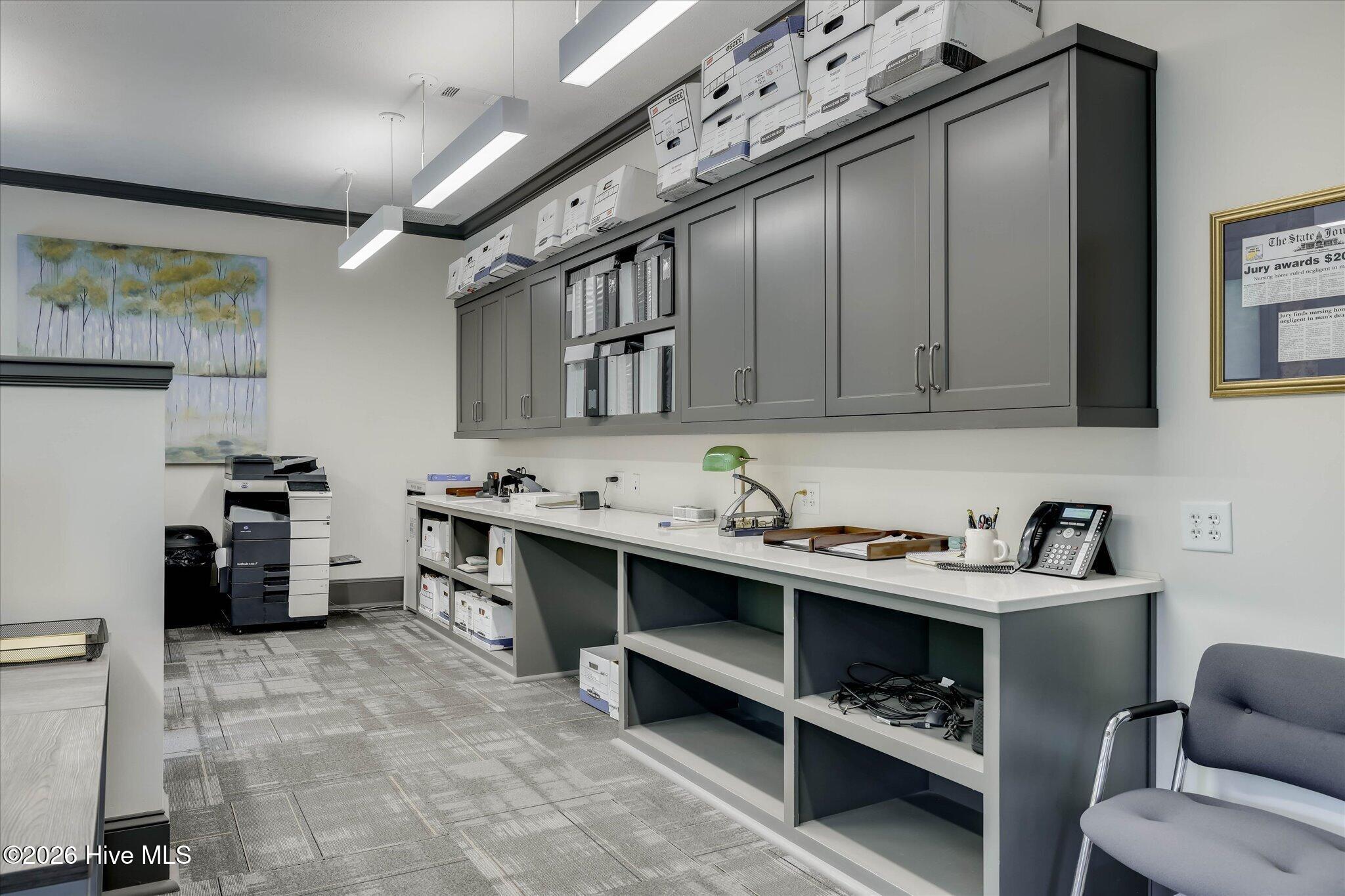 302 Park kitchen & work room