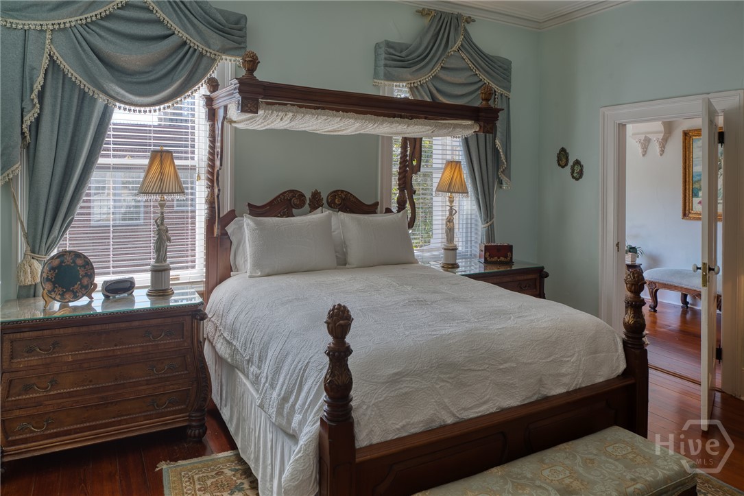 14 E Taylor Street, Savannah, GA, 31401