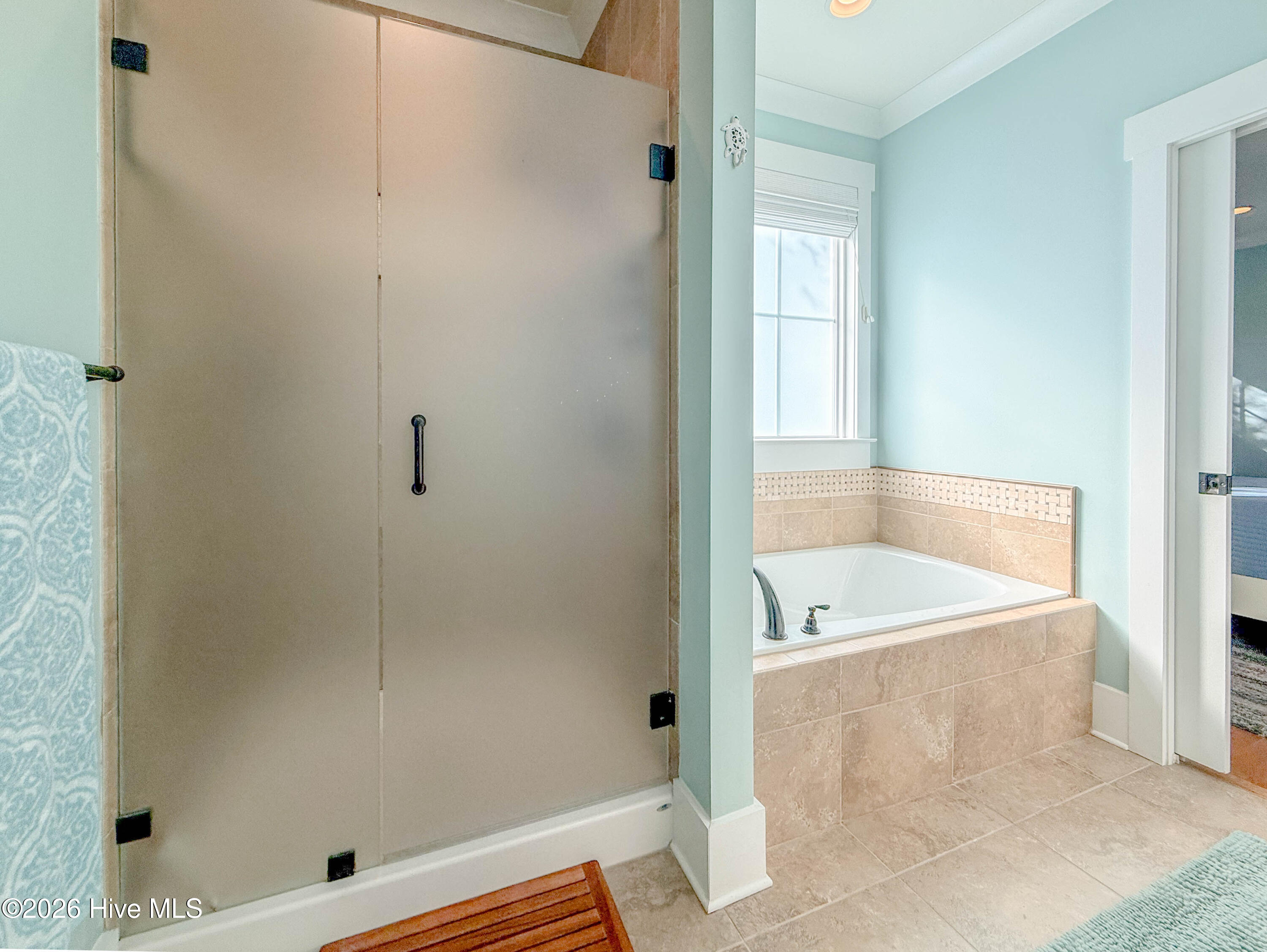 100548622 | Photo 35