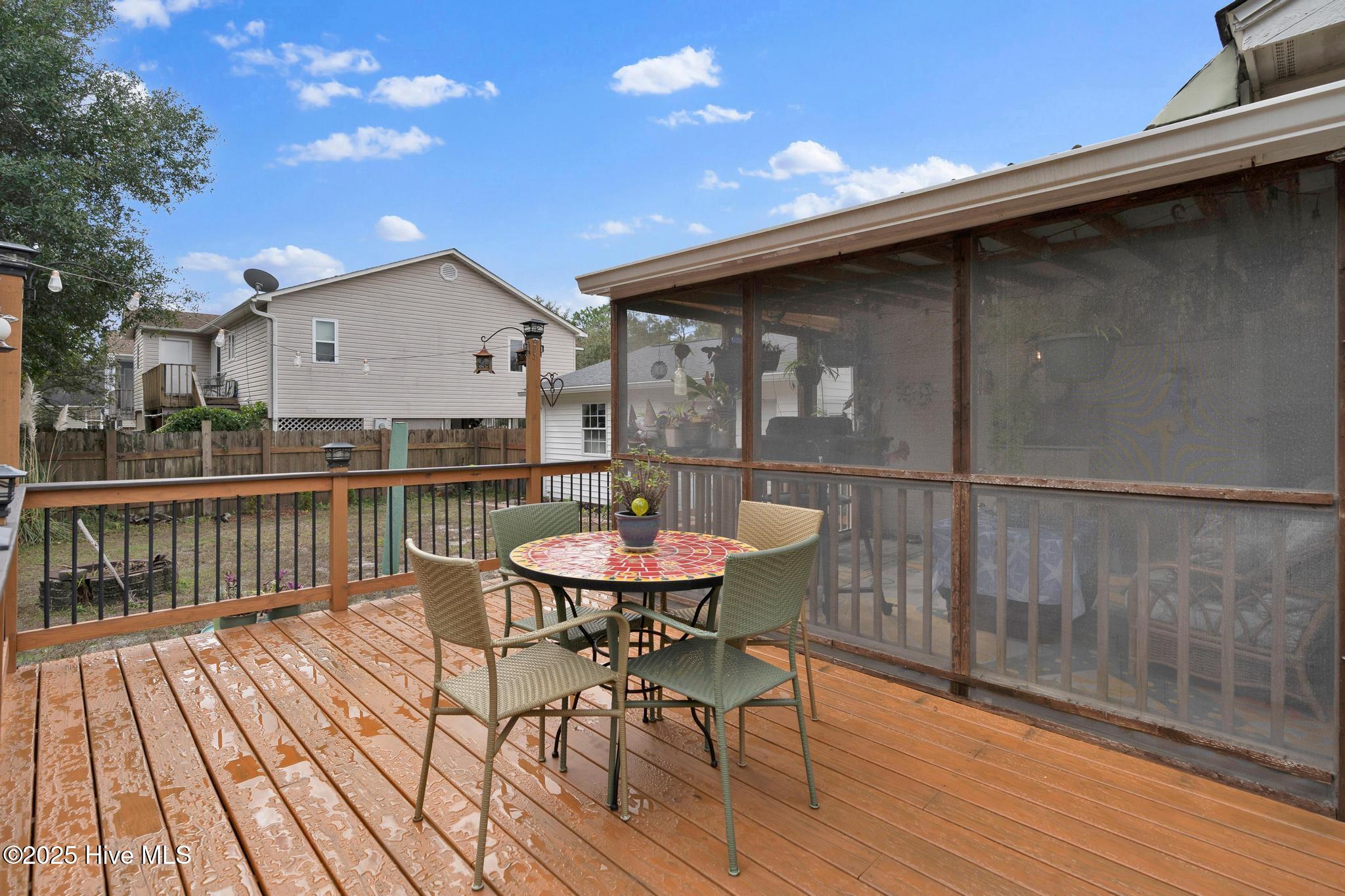 100540087 | Photo 37