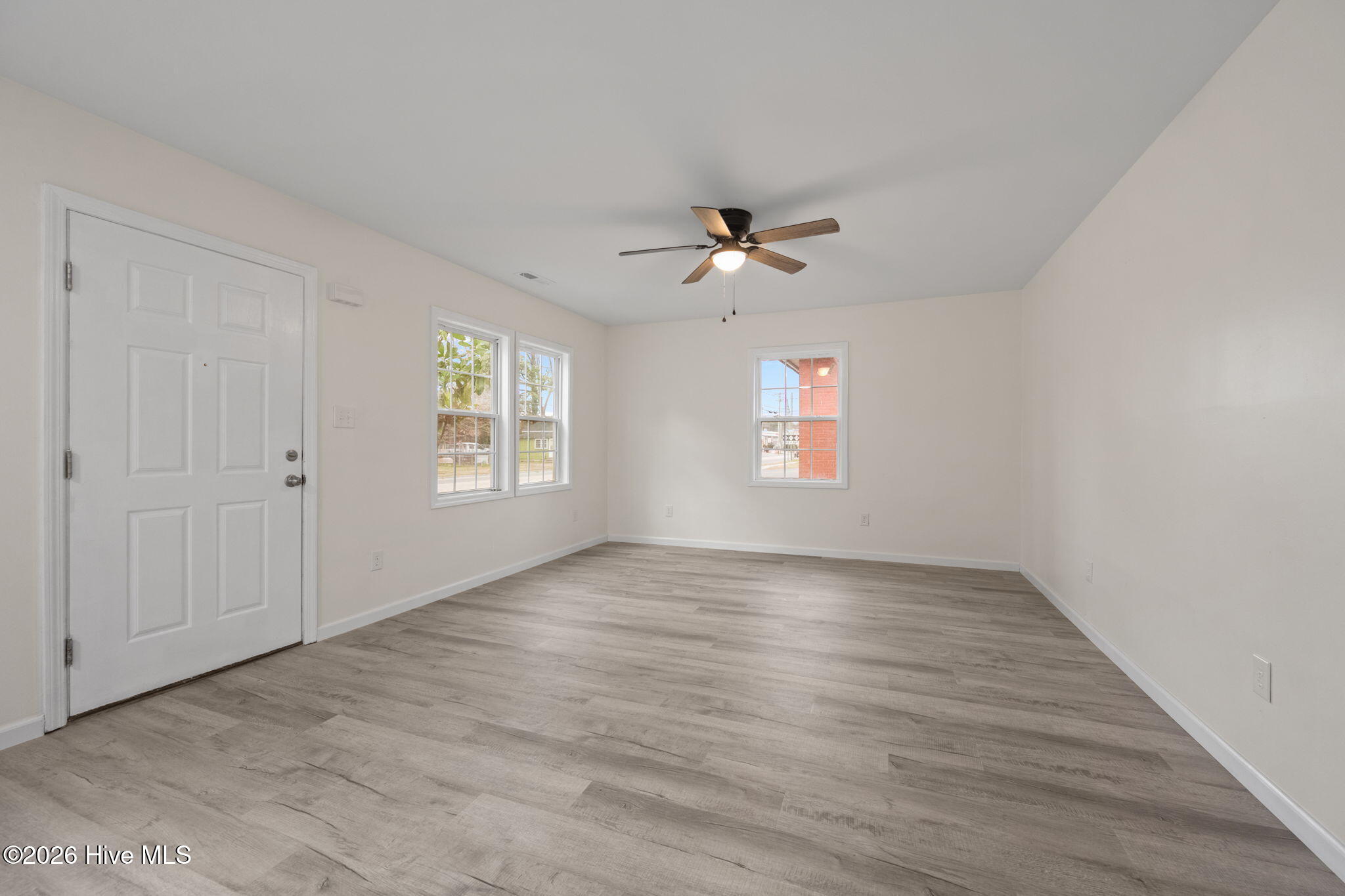 211 S Jackson Street, Beulaville, NC 28518 – photo 8: 28-web-or-mls-_RAD4113