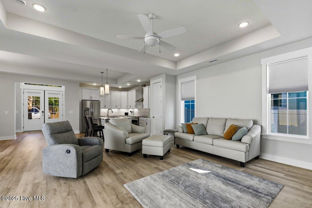 100543615 | Photo 22