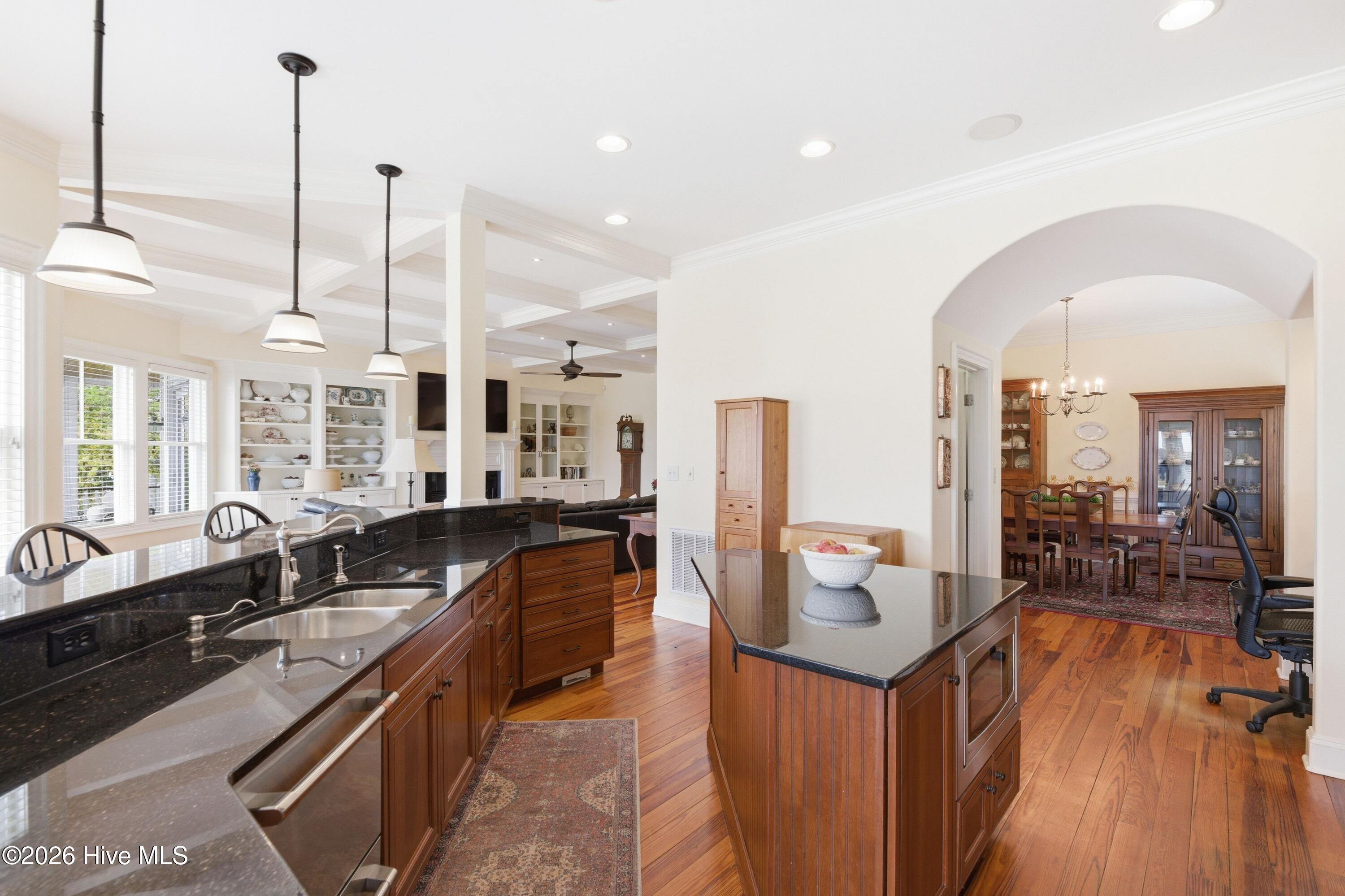 100564058 | Photo 24