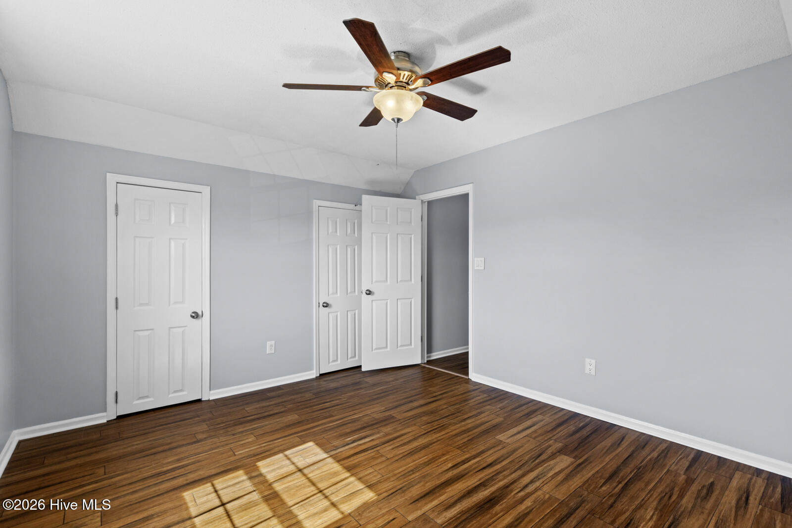 100563642 | Photo 14