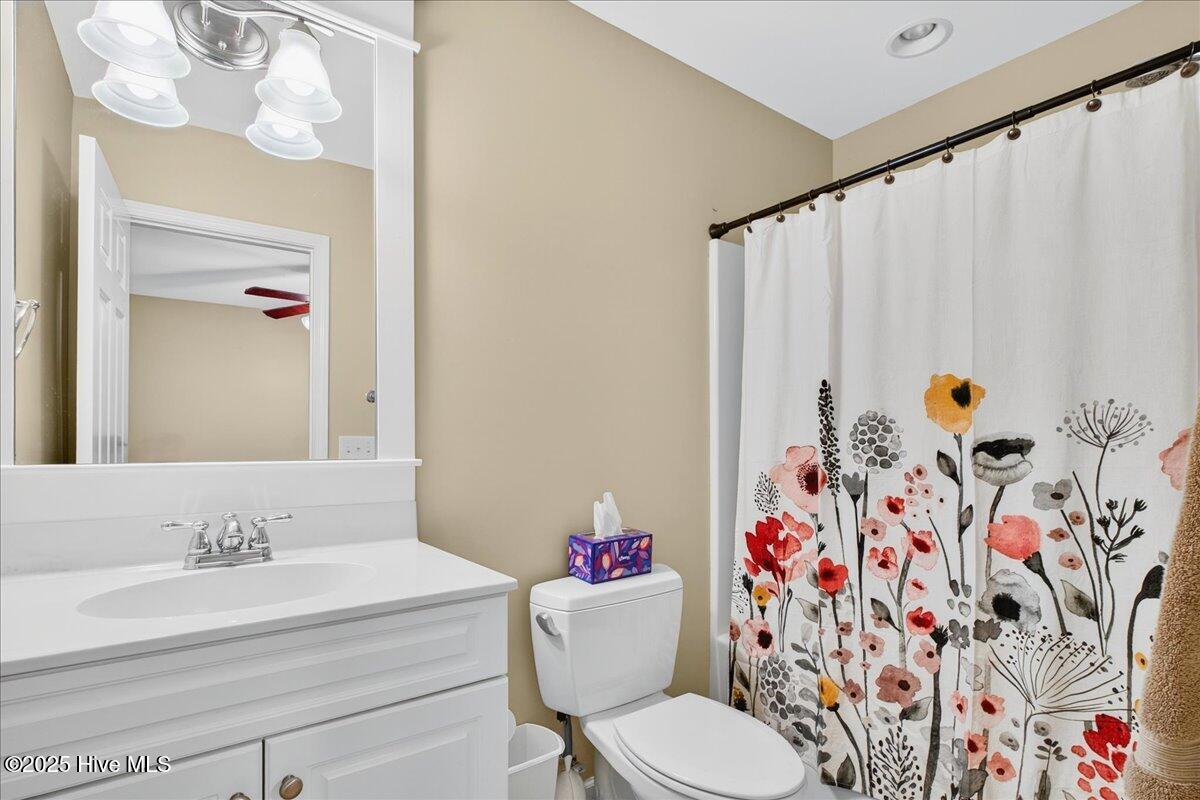 100534230 | Photo 18