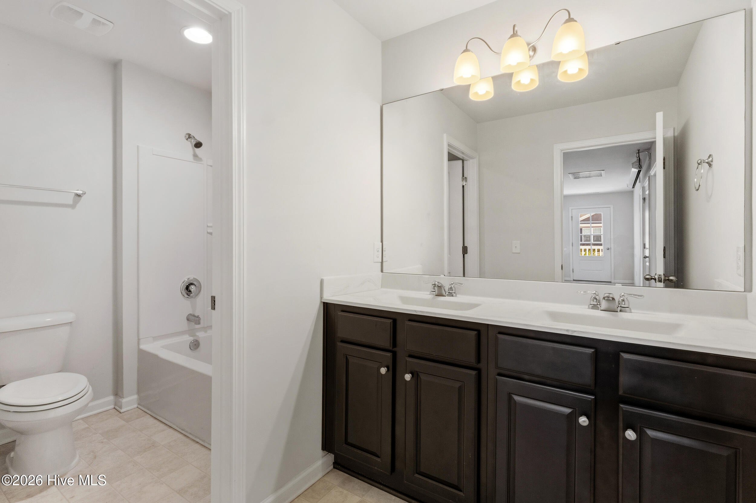 100561556 | Photo 37