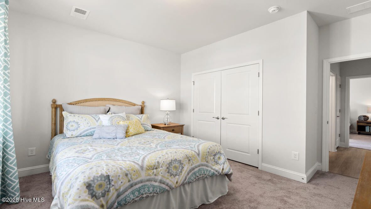 100557917 | Photo 24