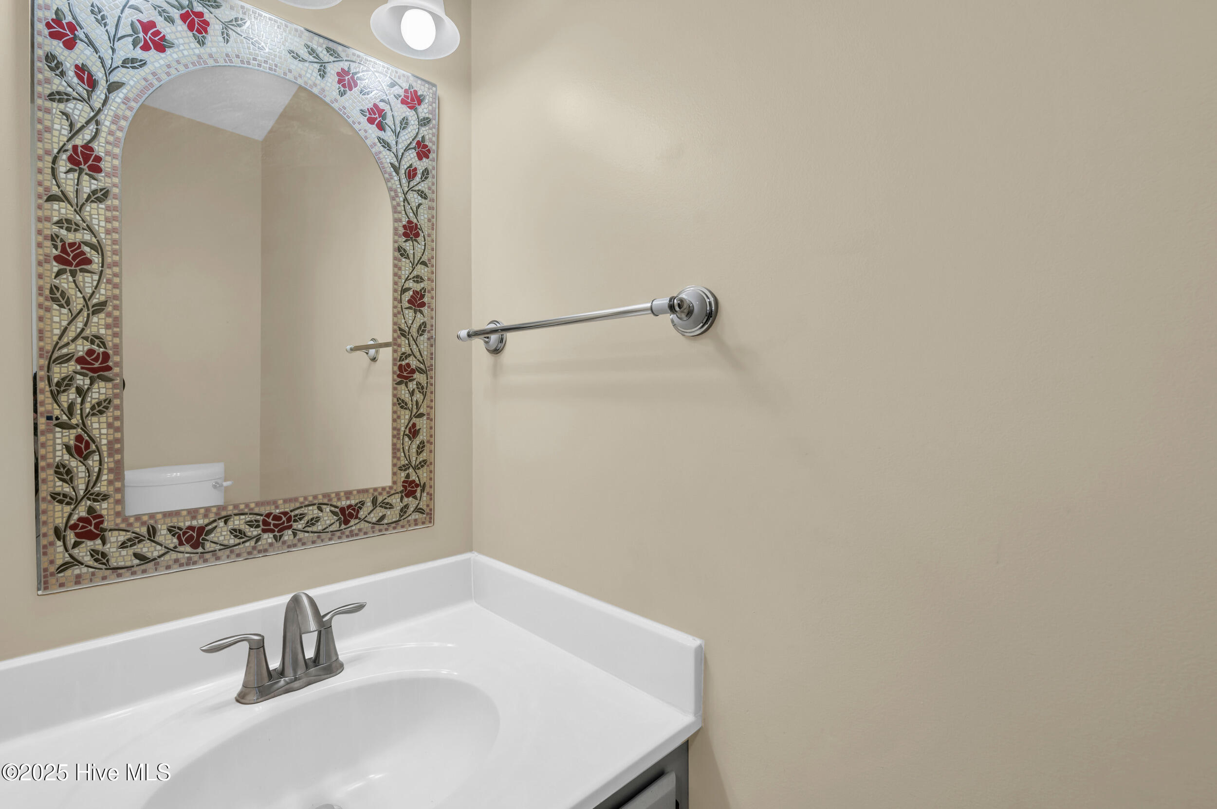 100532277 | Photo 39