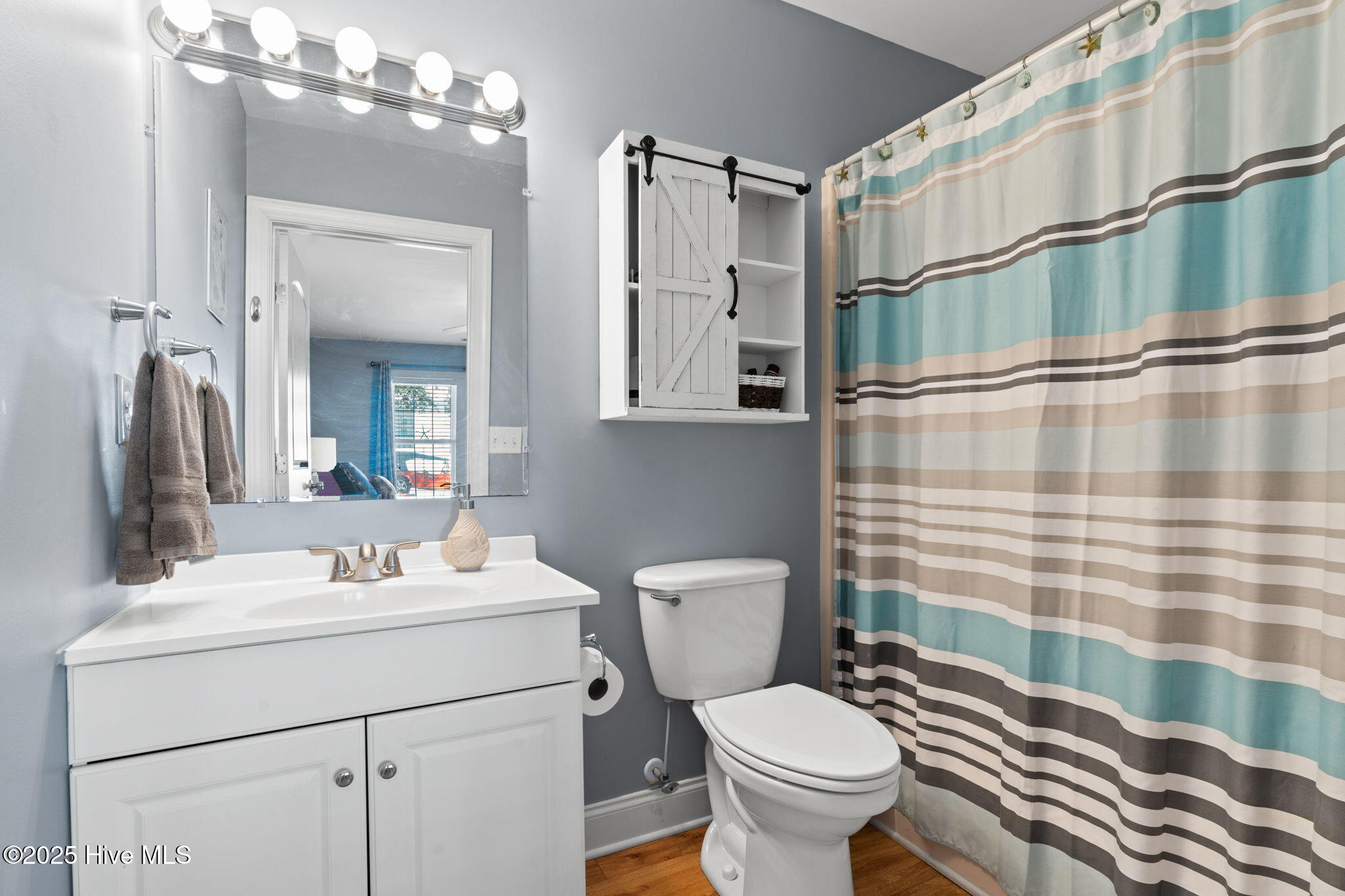 100541037 | Photo 24