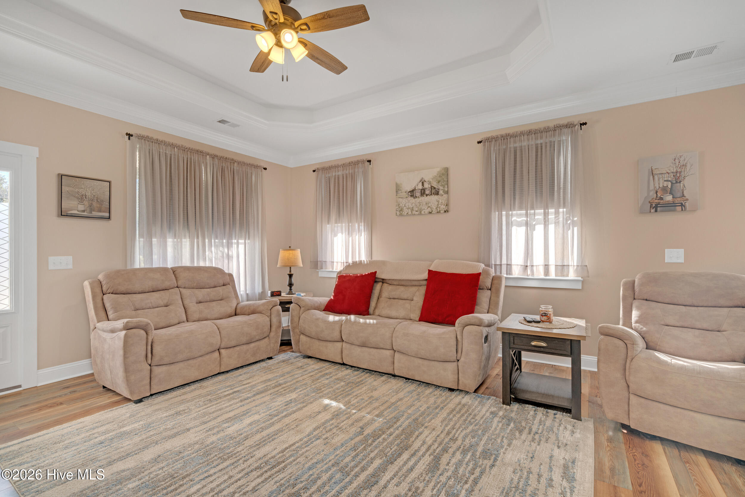 100549984 | Photo 10