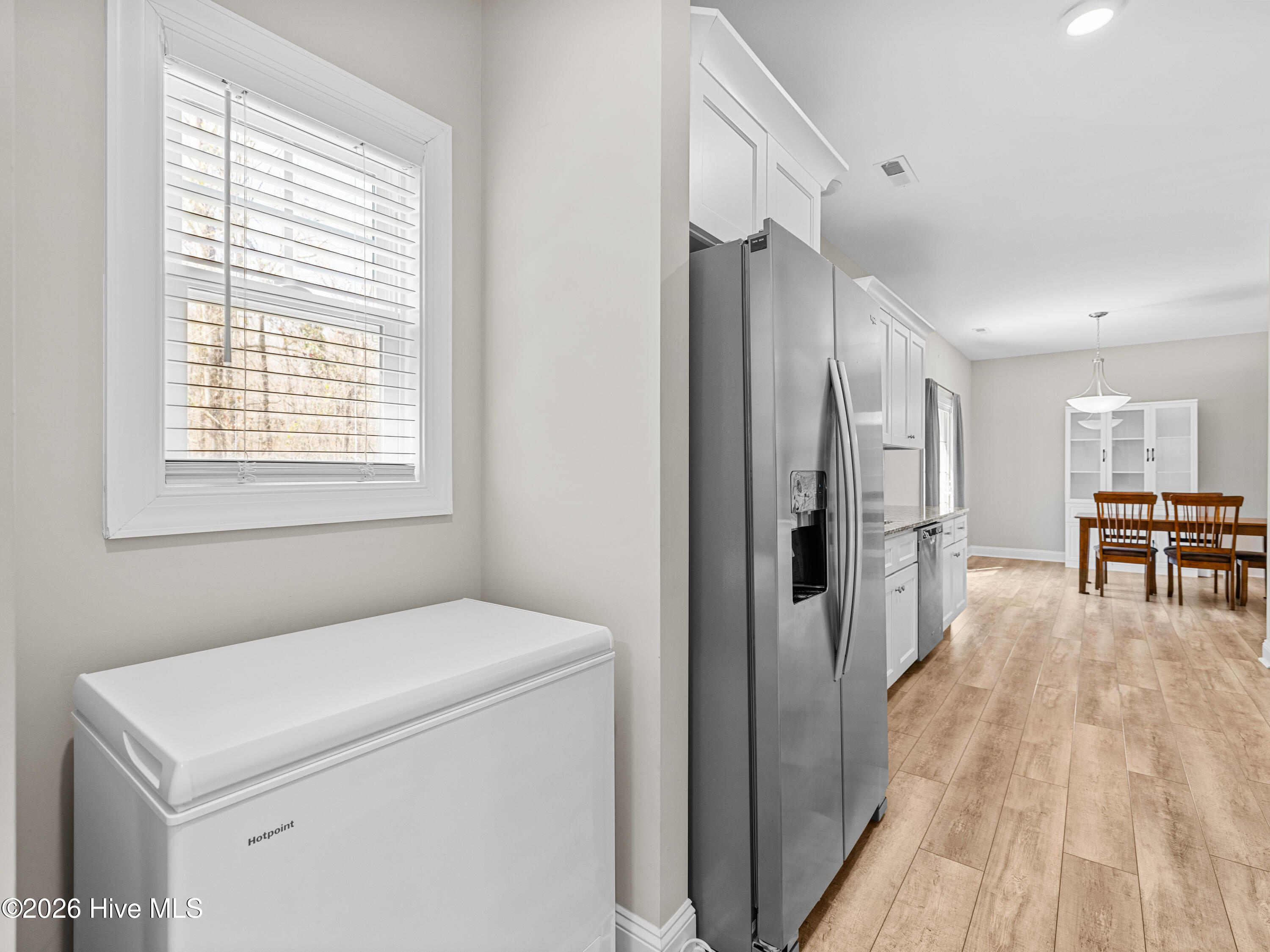 100560516 | Photo 23