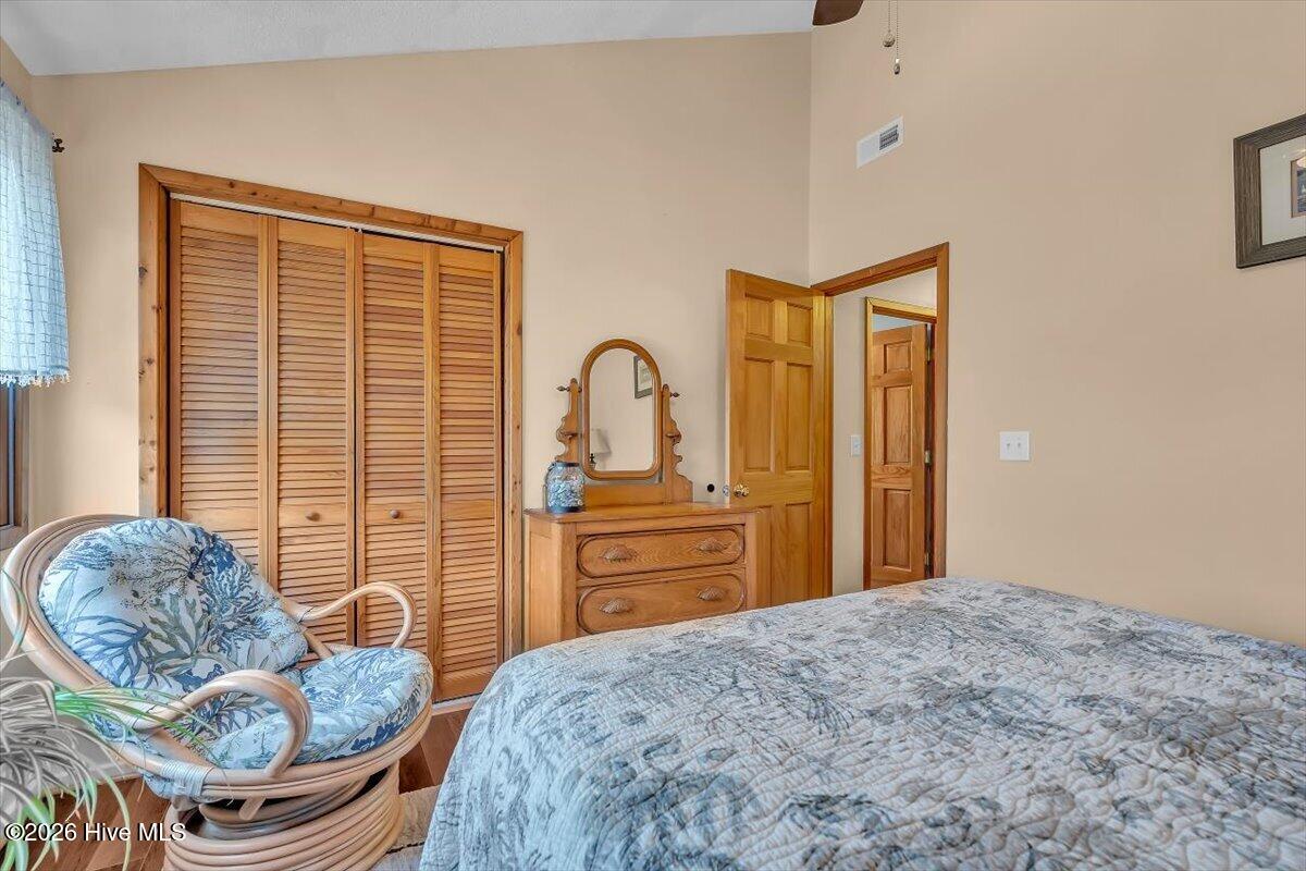 100561735 | Photo 40