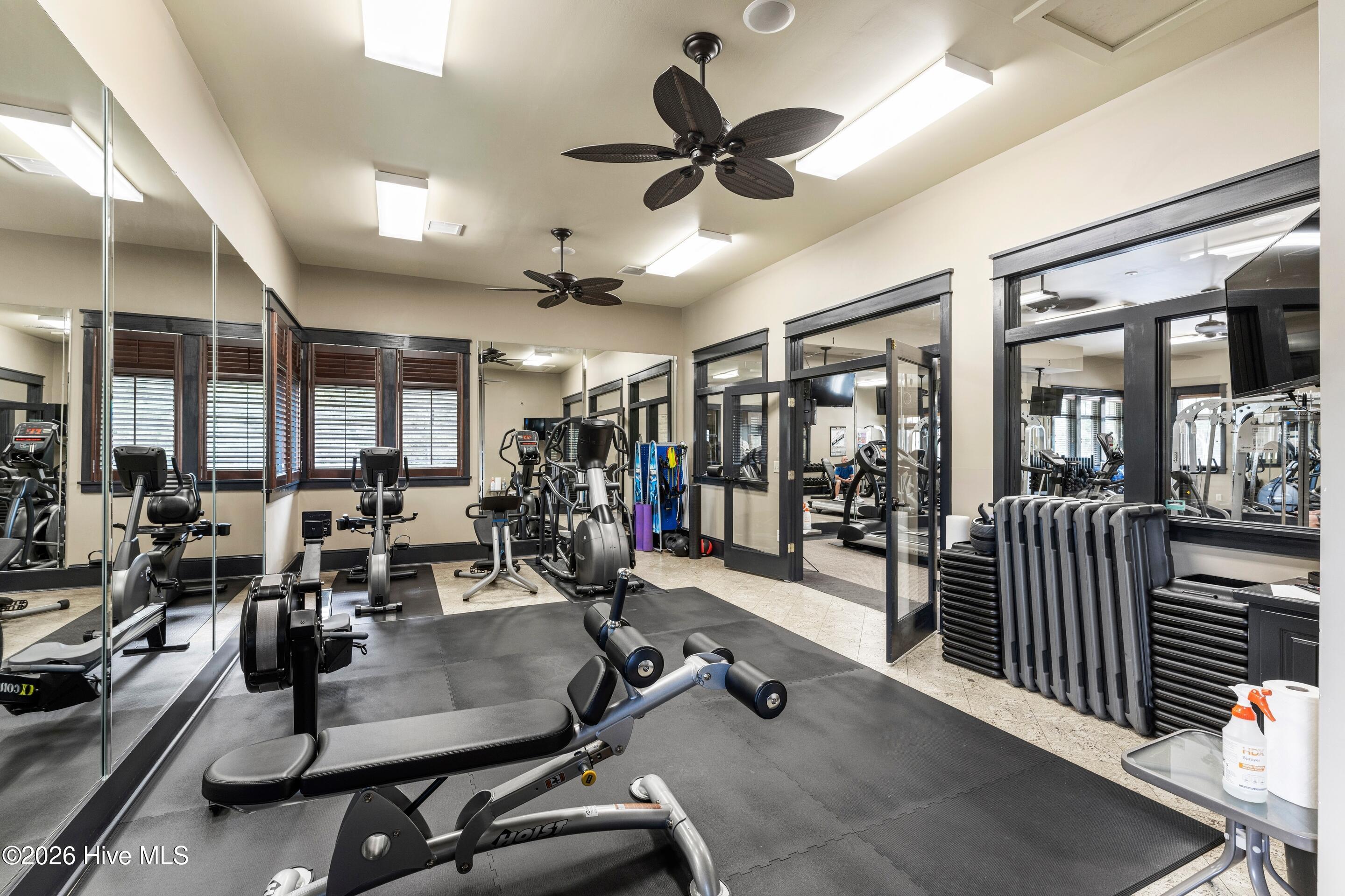 100550274 | Photo 51