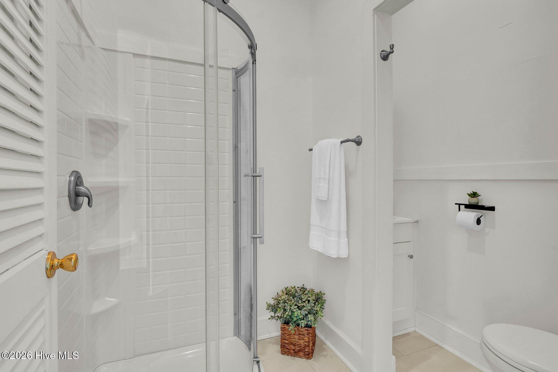 100561074 | Photo 17