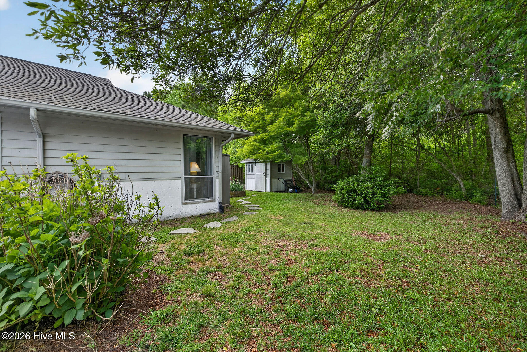 100570293 | Photo 36