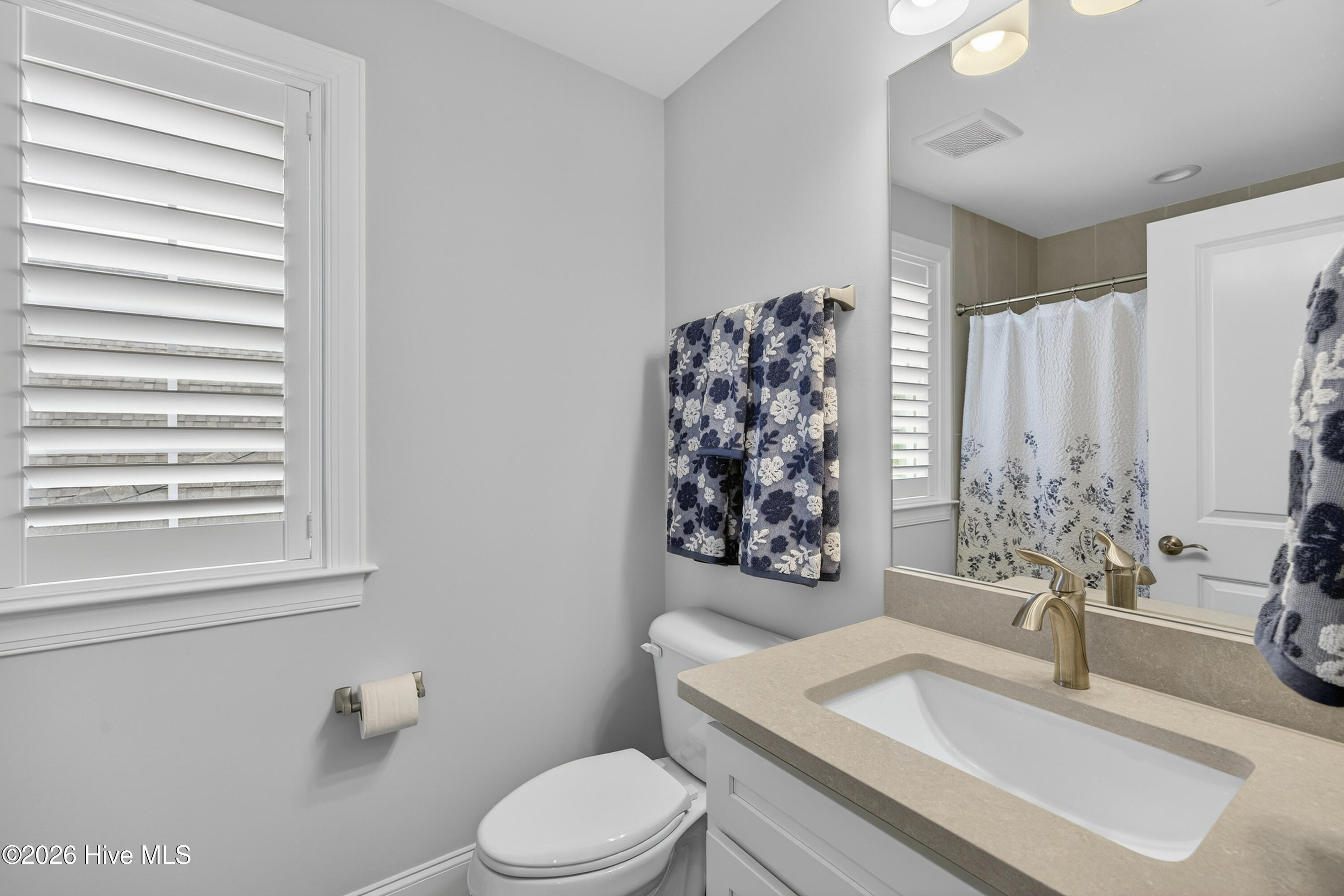 100551678 | Photo 50