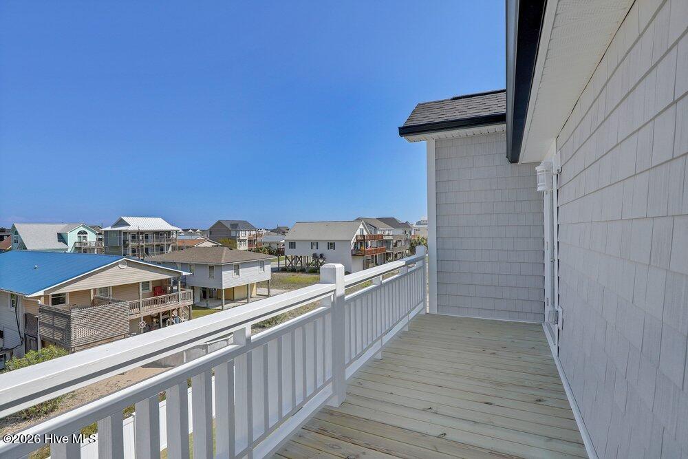 100552100 | Photo 42