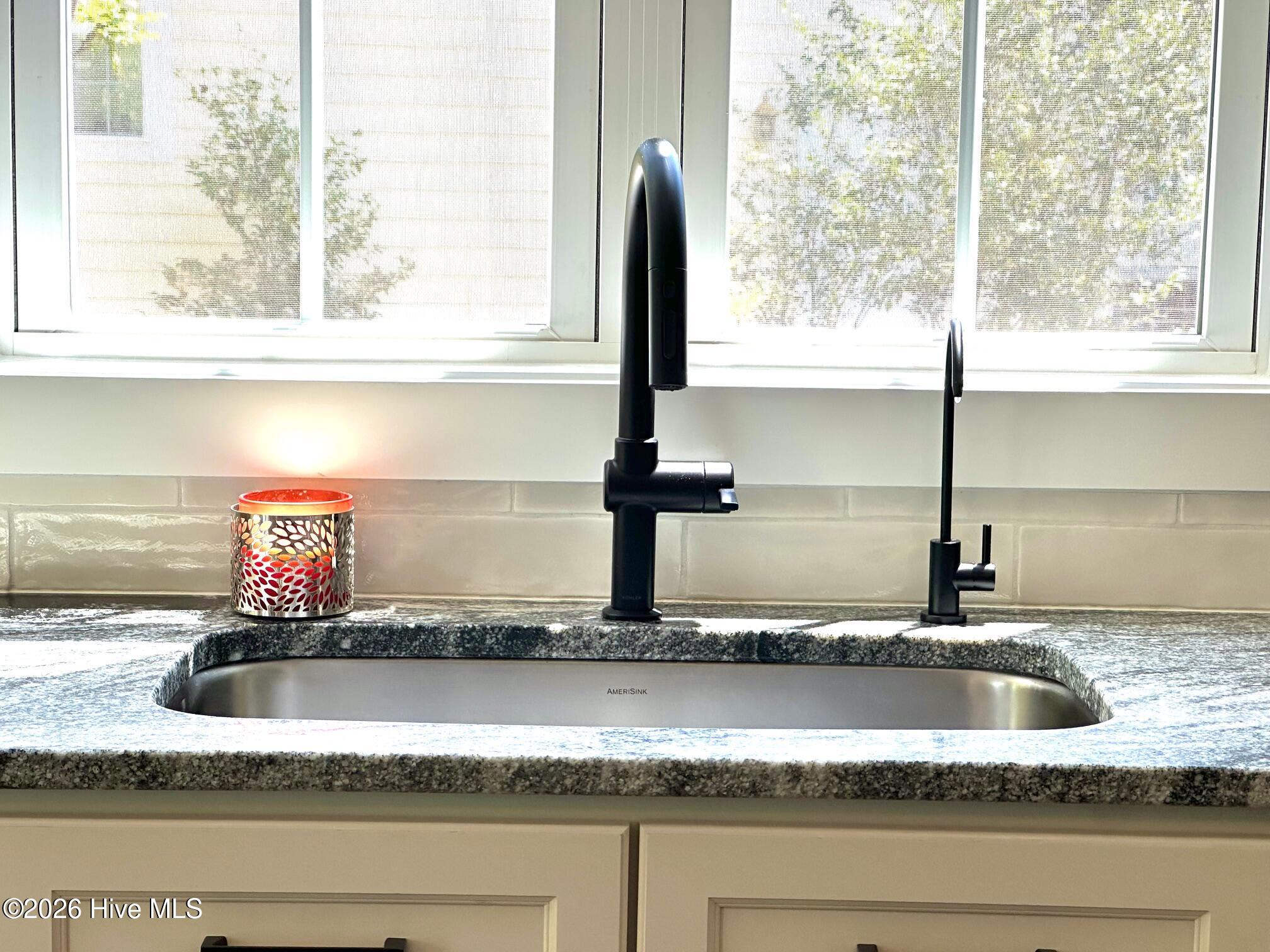 100565130 | Photo 17